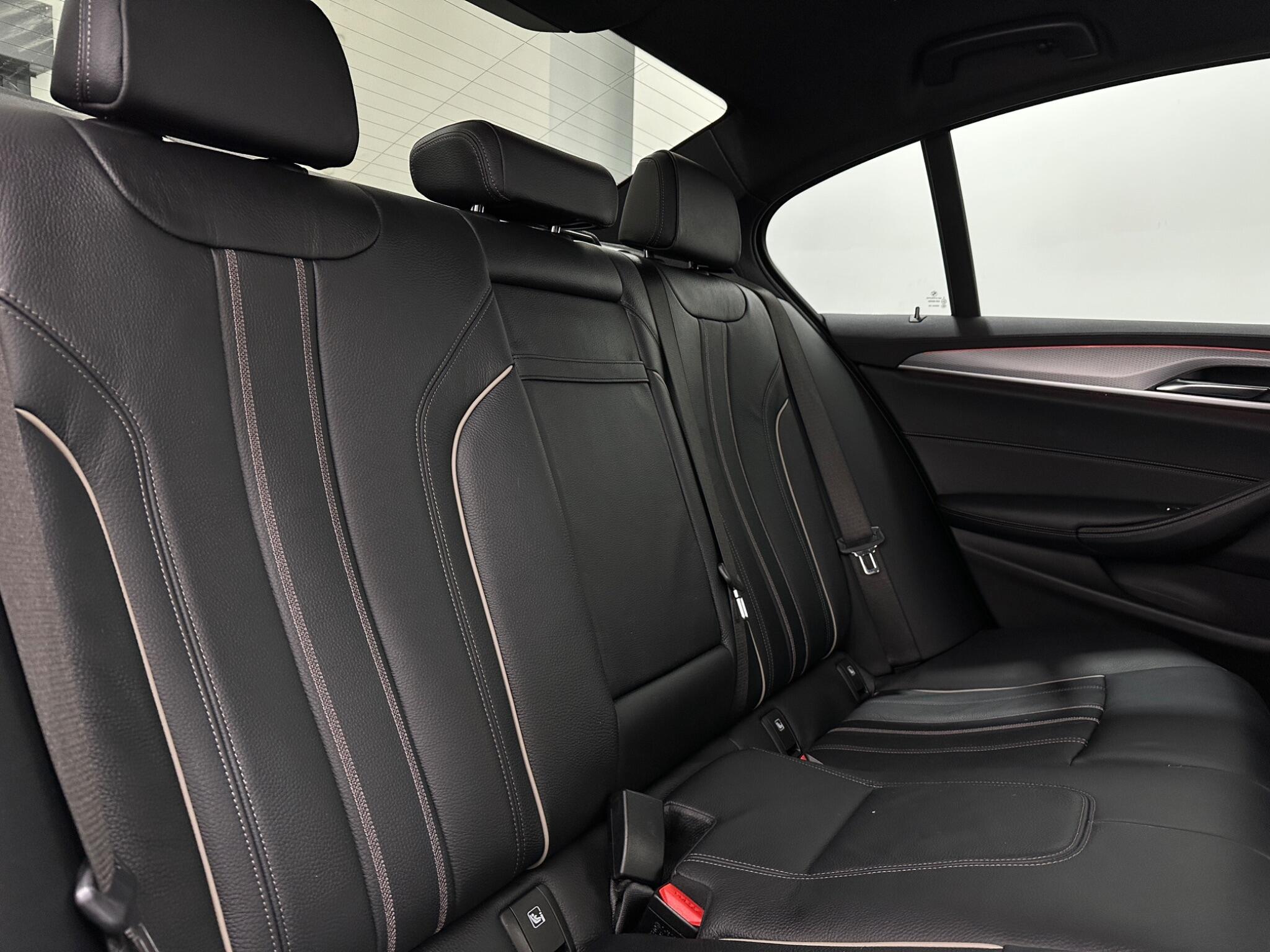 BMW 5 Series view 43
