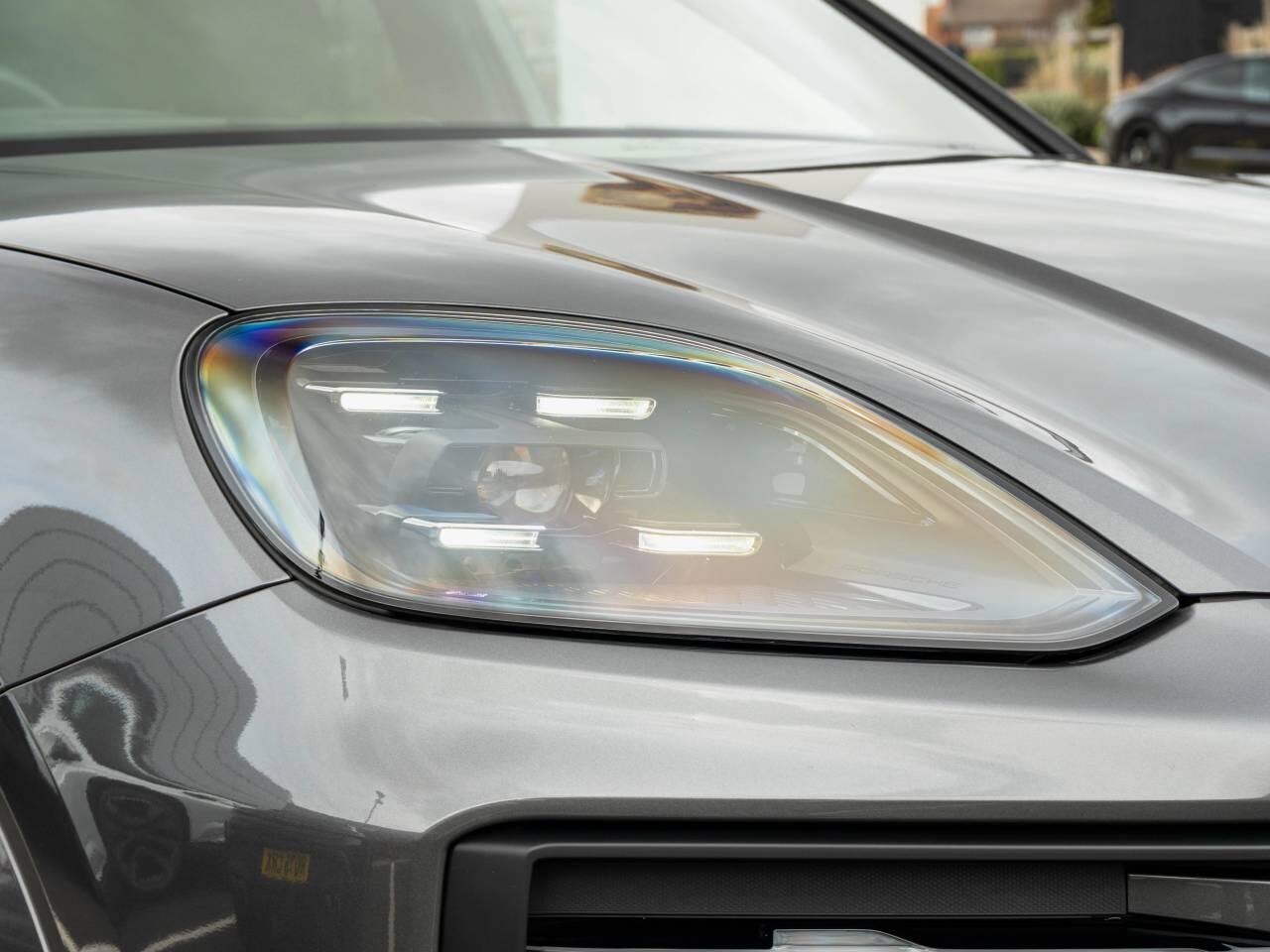 Porsche Cayenne view 12