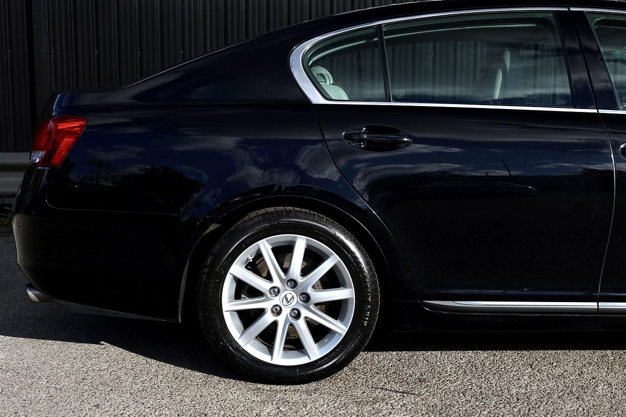 Lexus GS view 23
