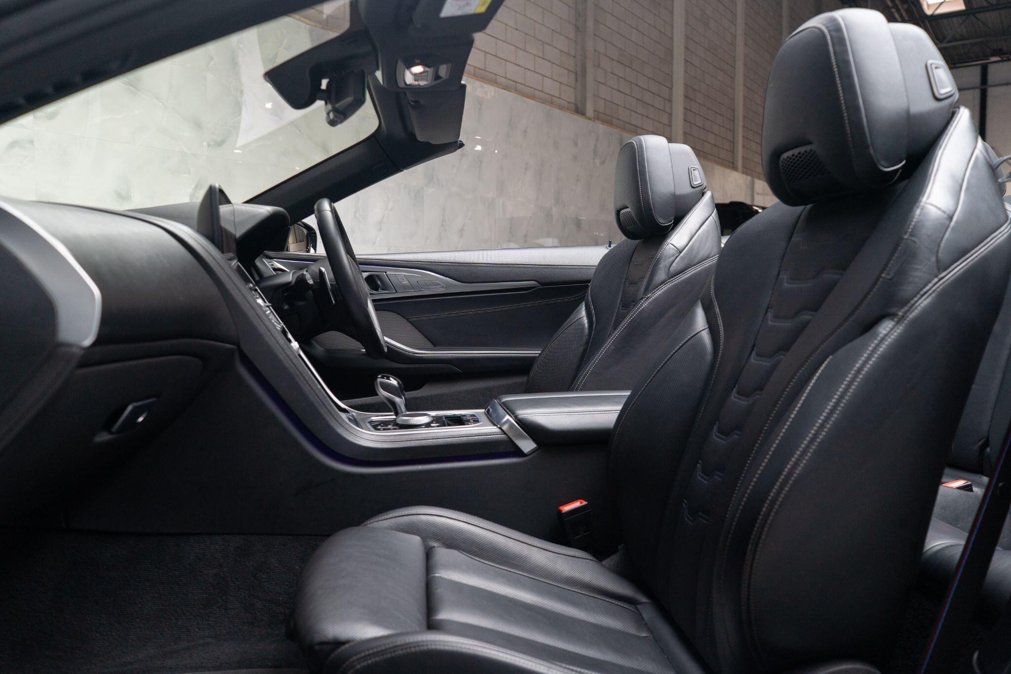 BMW 8 Series view 38