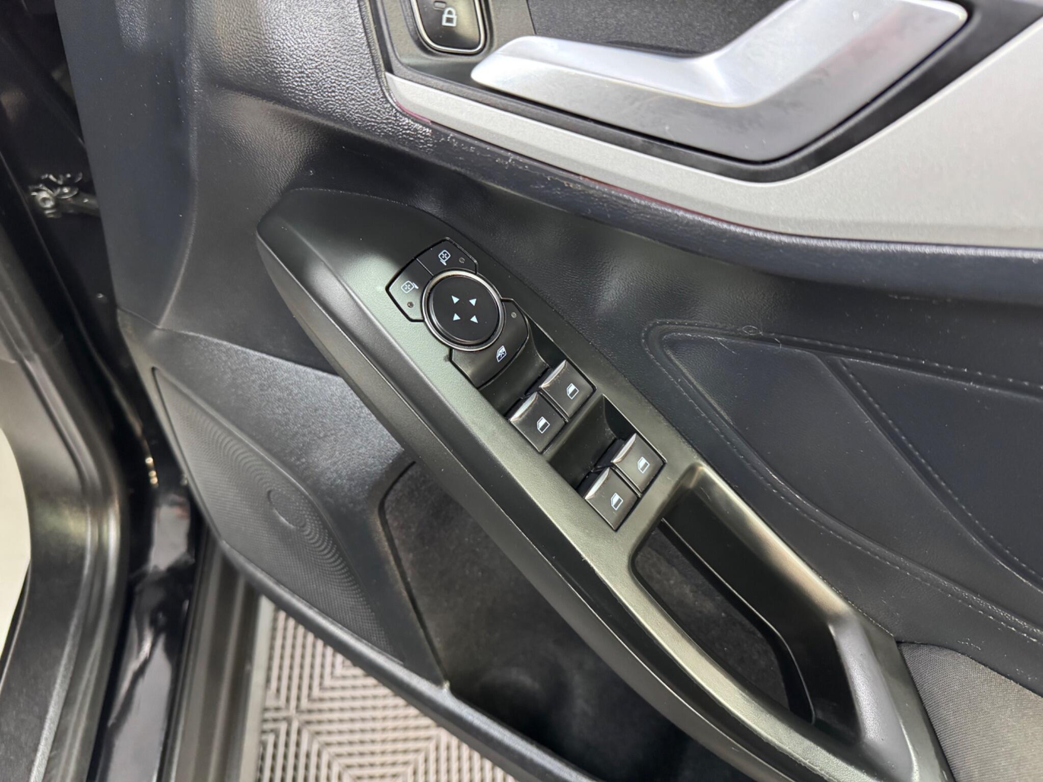 Ford Focus view 29