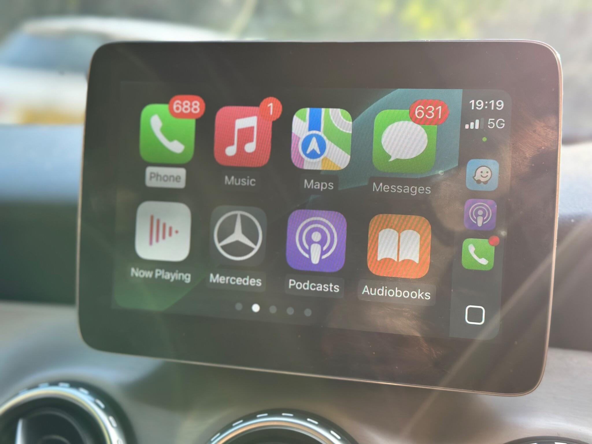 Mercedes-Benz Gla view 2
