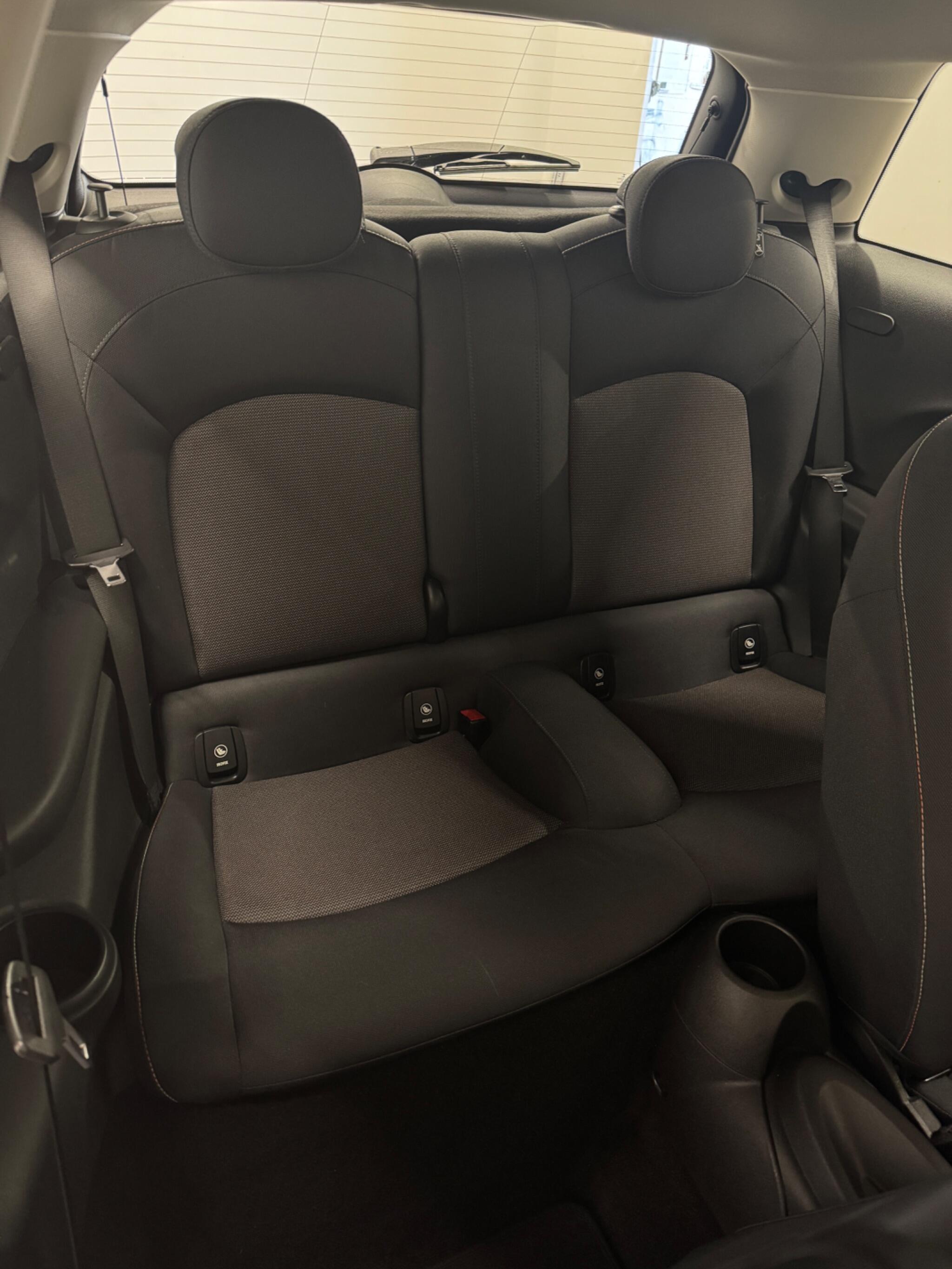 Mini Hatch view 13