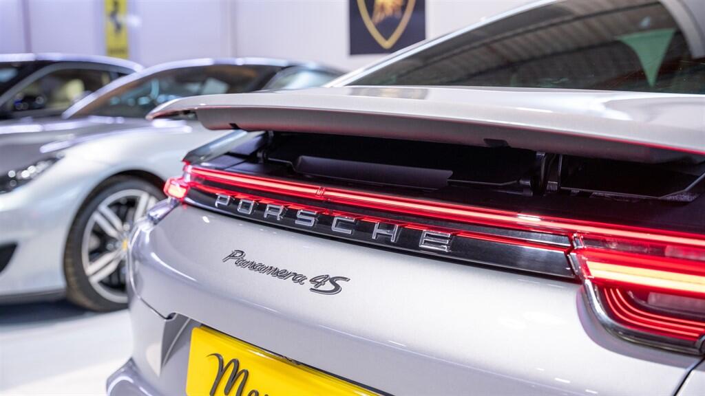 Porsche Panamera view 22