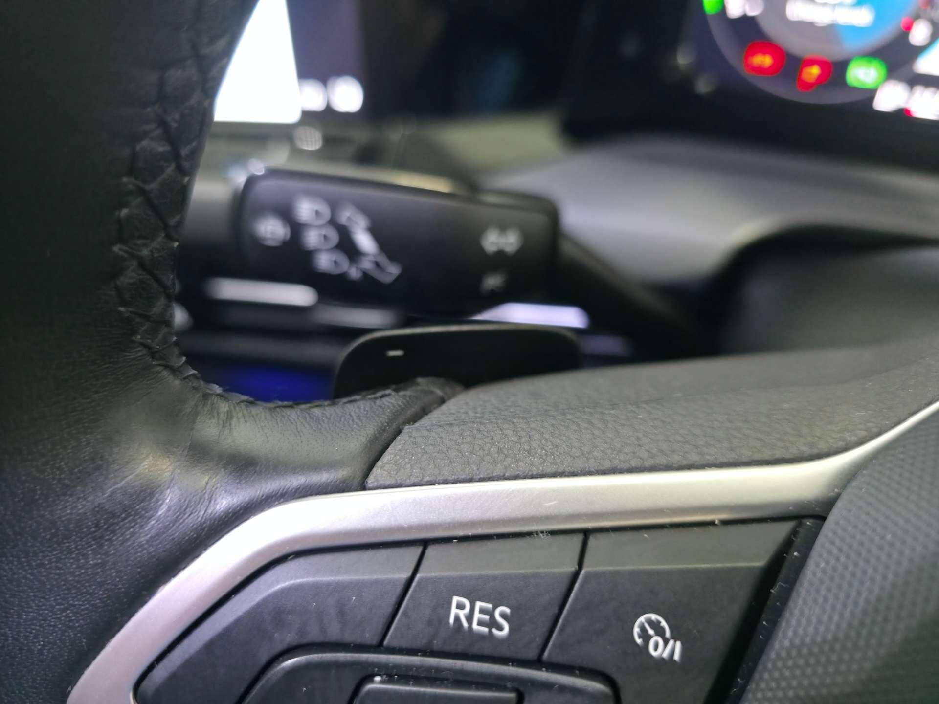 Volkswagen Golf view 28