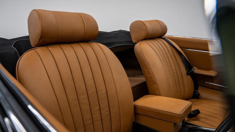 Jaguar E-Type view 10