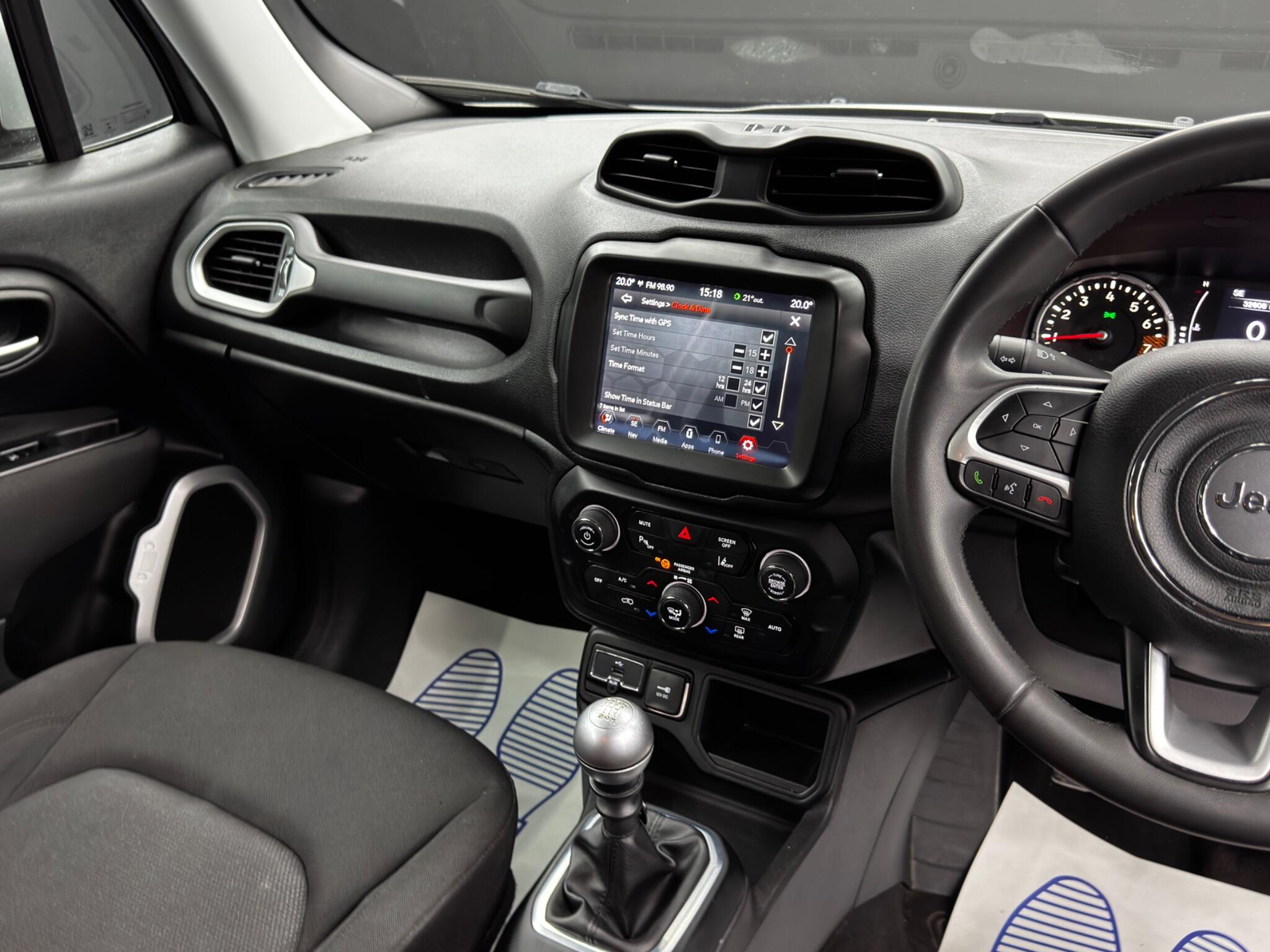 Jeep Renegade view 23