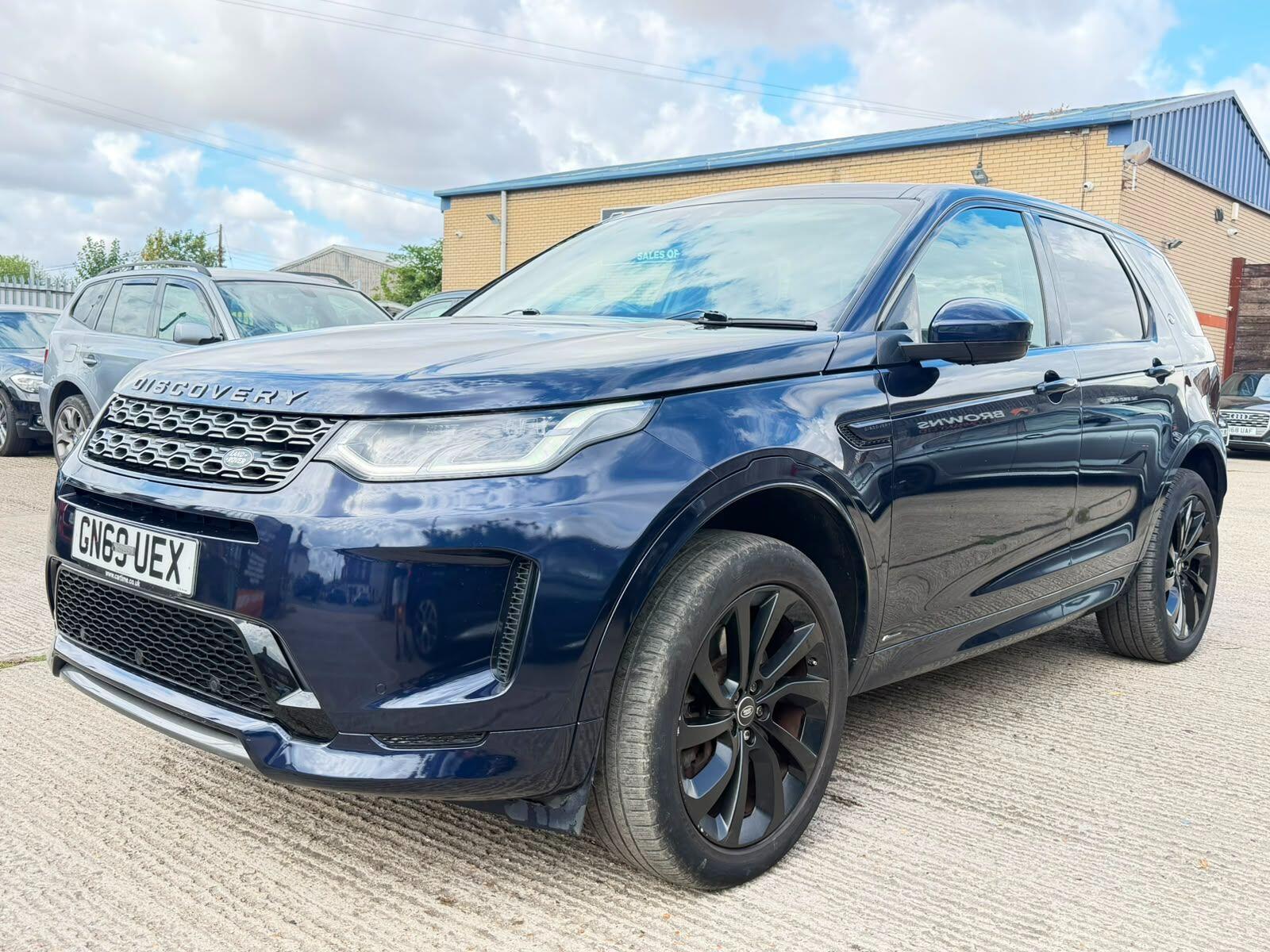 Land Rover Discovery Sport view 3