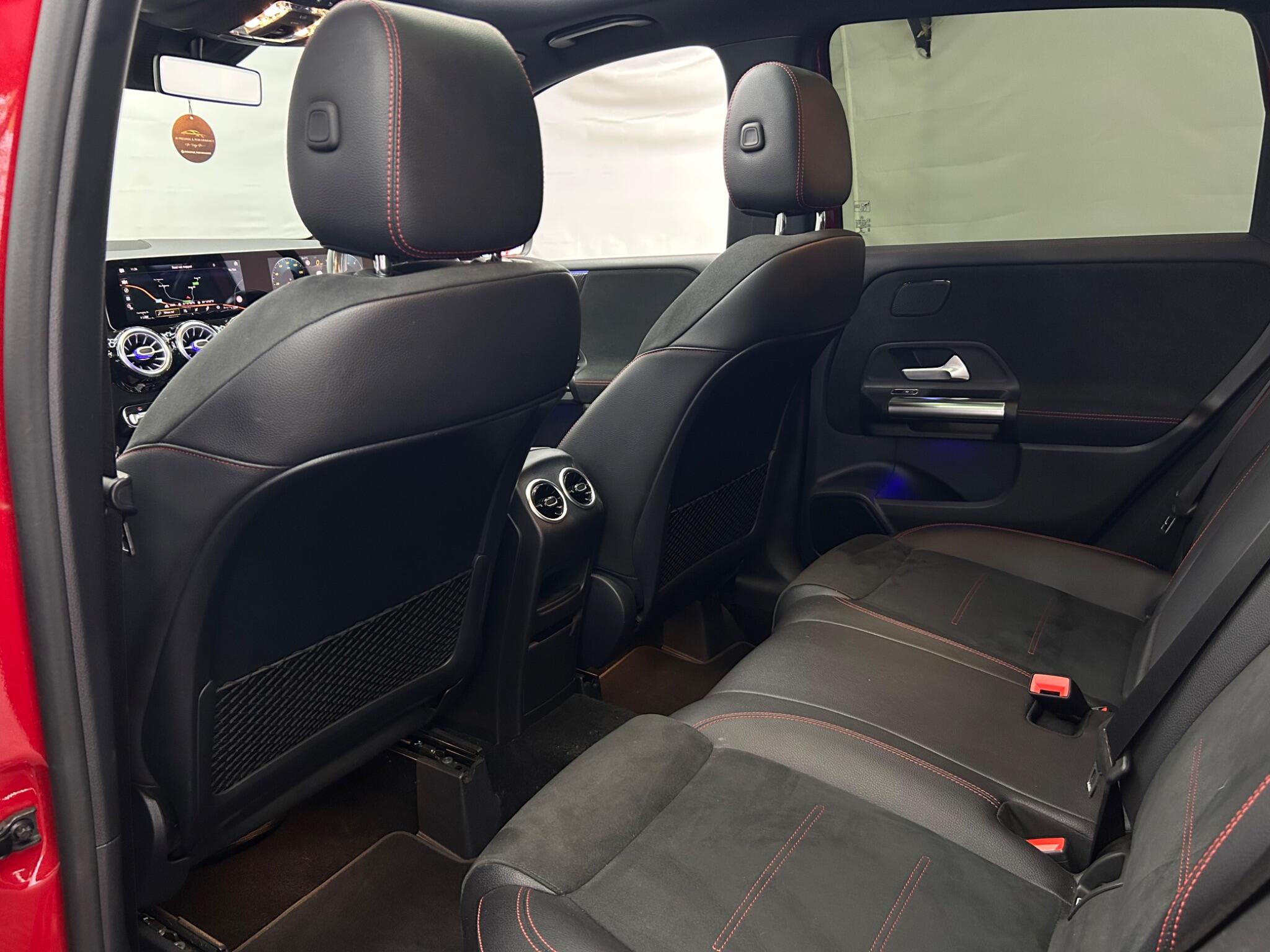 Mercedes-Benz B Class view 24