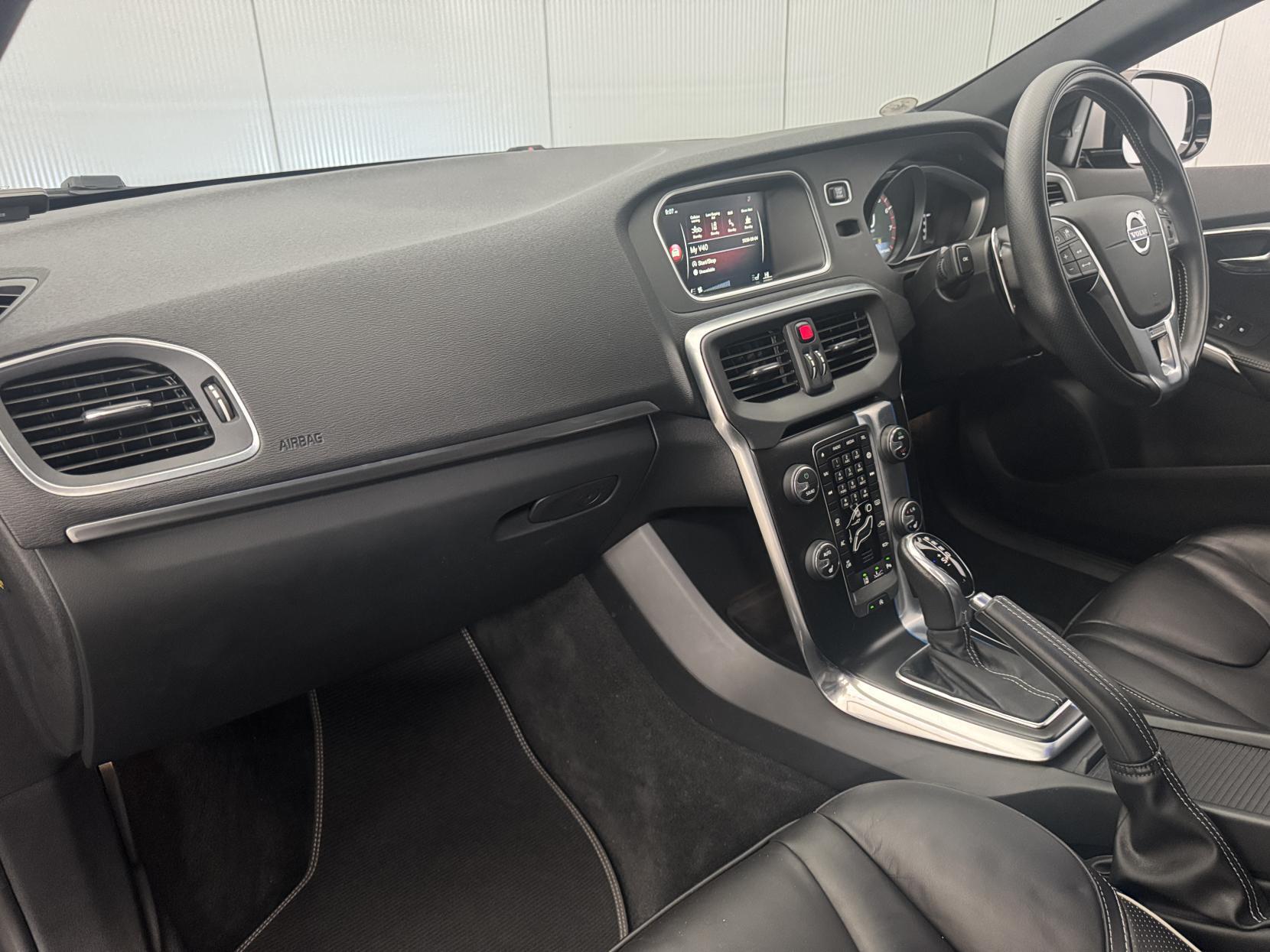 Volvo V40 view 59