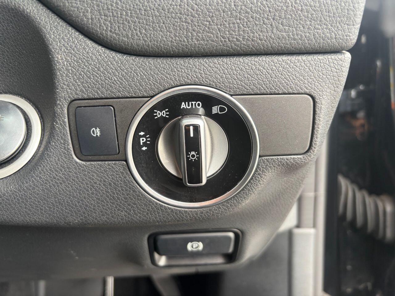Mercedes-Benz Cla view 33
