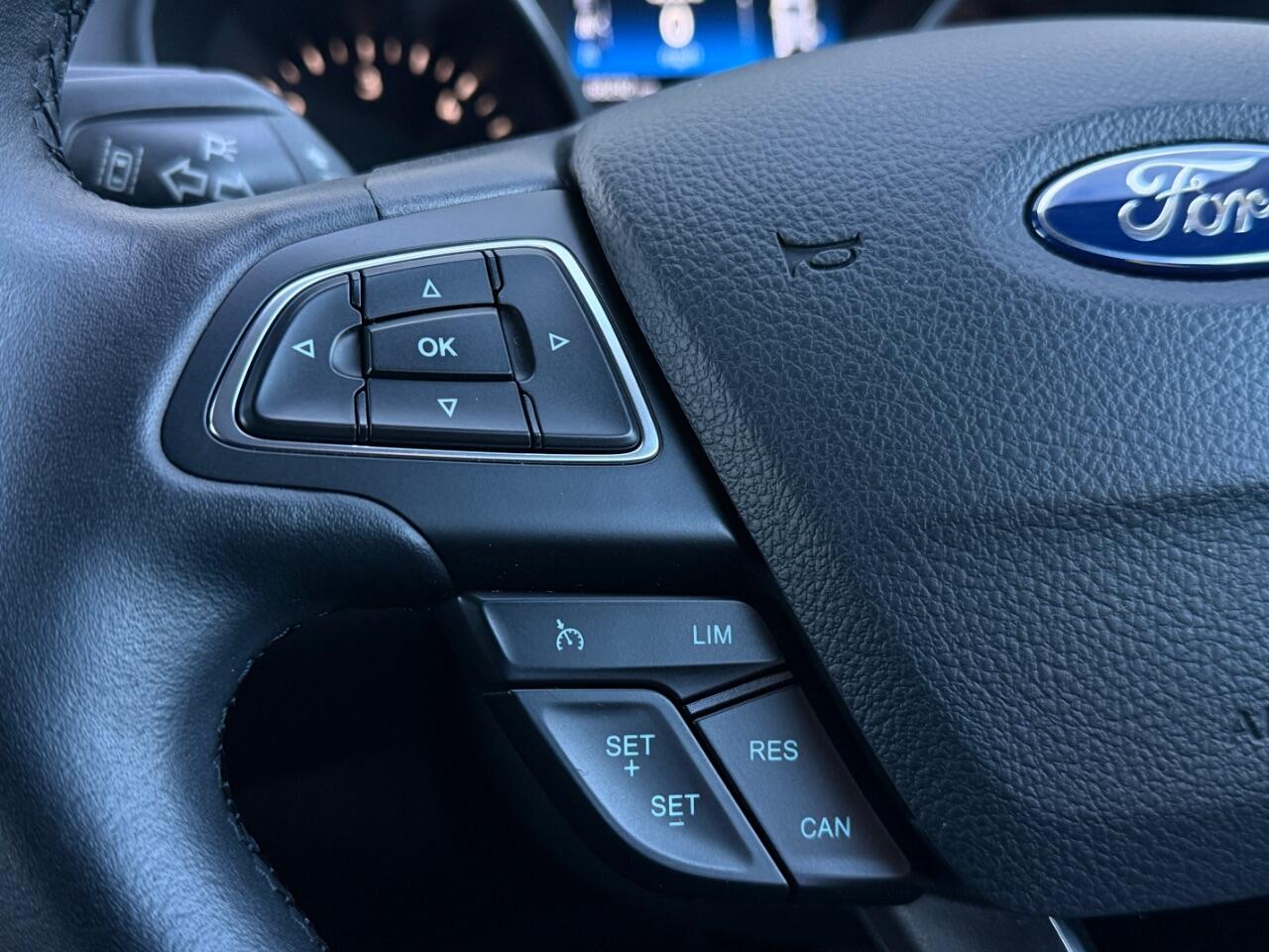 Ford Focus view 25