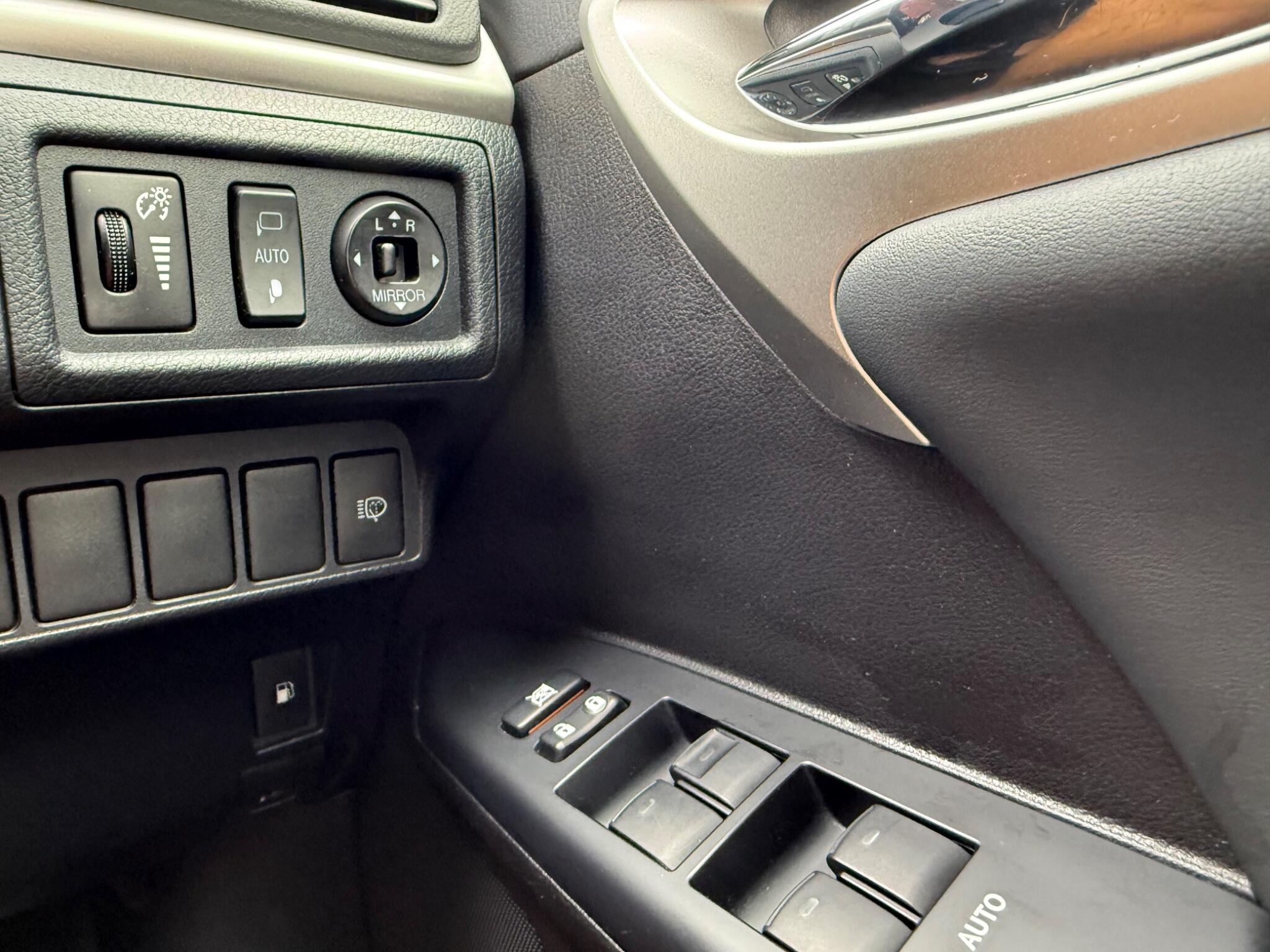 Lexus CT view 27