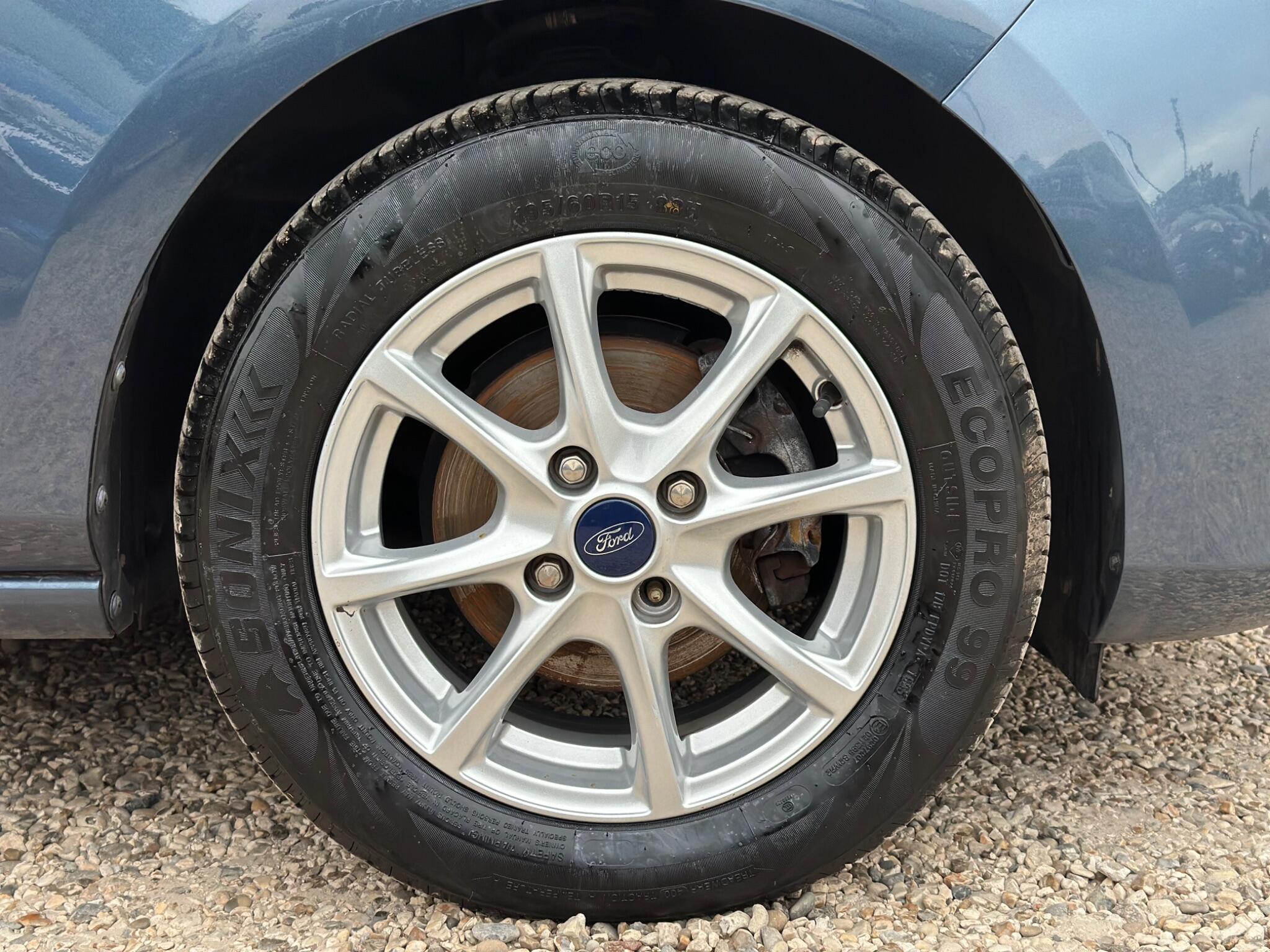 Ford Fiesta view 64
