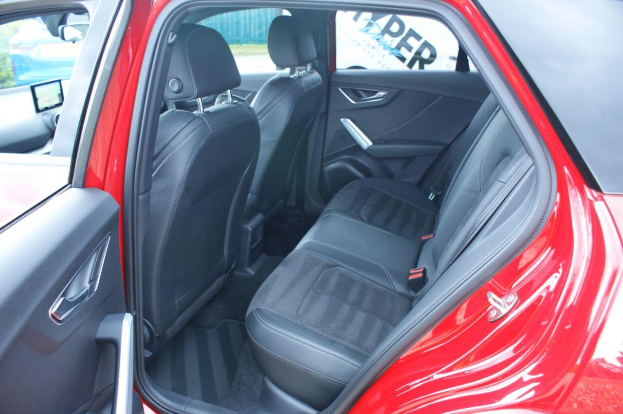 Audi SQ2 view 34