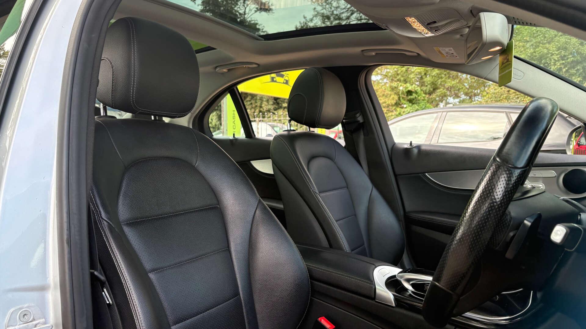 Mercedes-Benz C-Class view 8