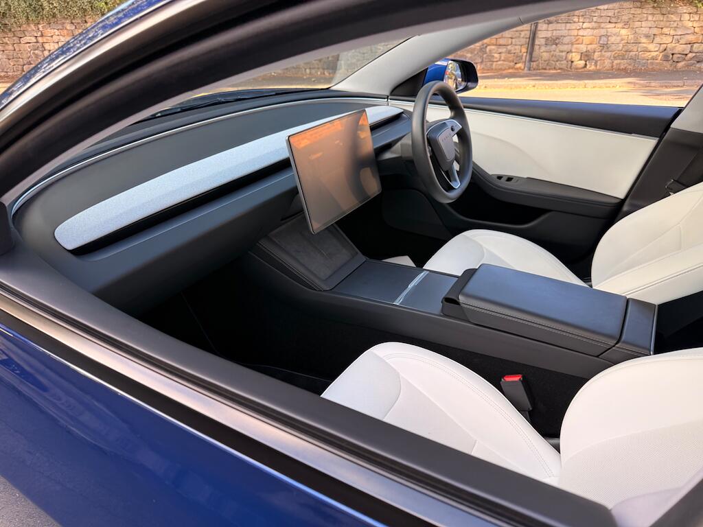 Tesla Model 3 view 28