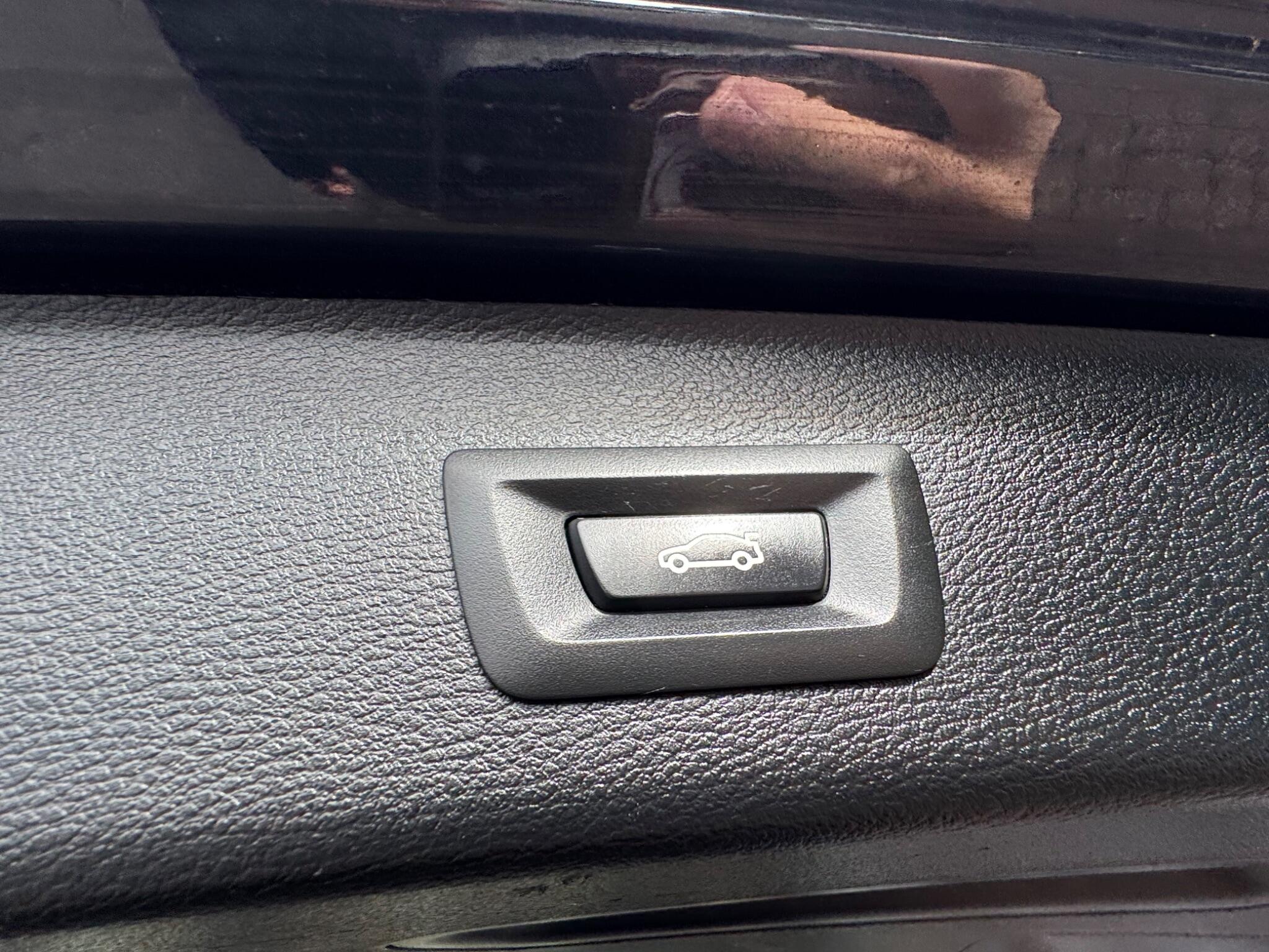 BMW X3 view 8