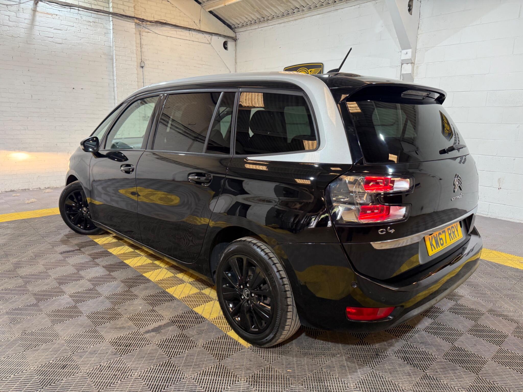 Citroen Grand C4 Picasso view 4