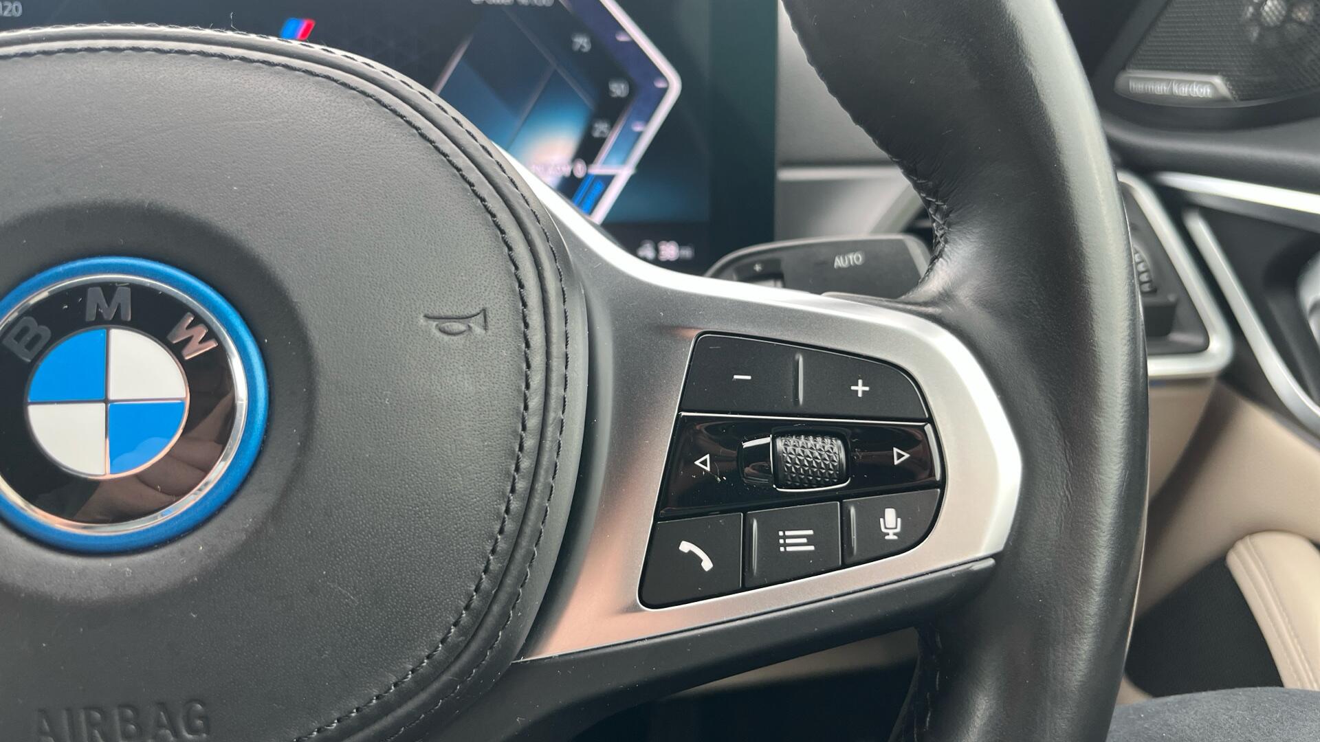BMW i4 view 18