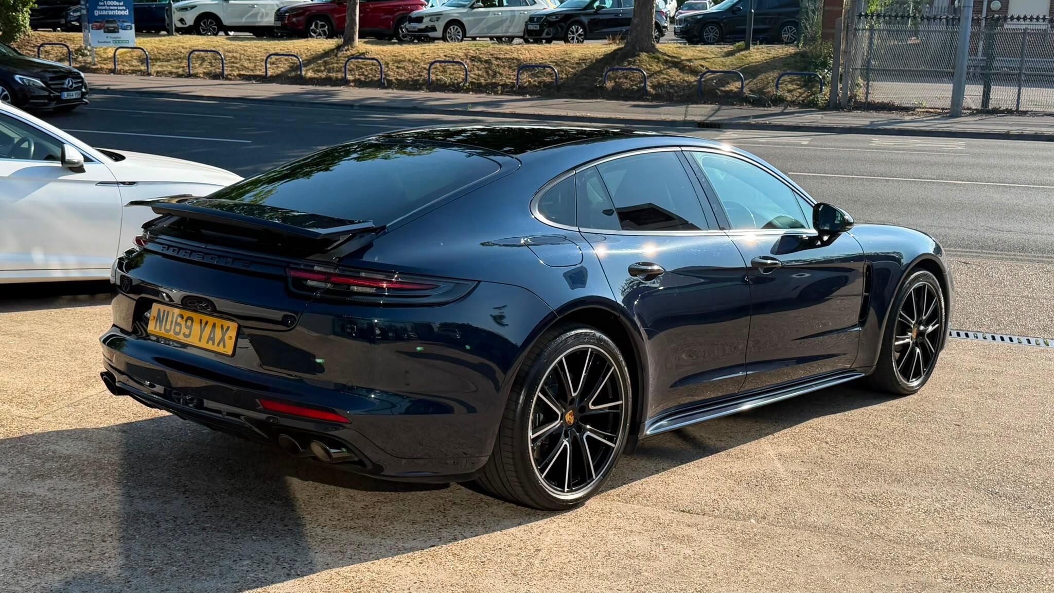 Porsche Panamera view 18