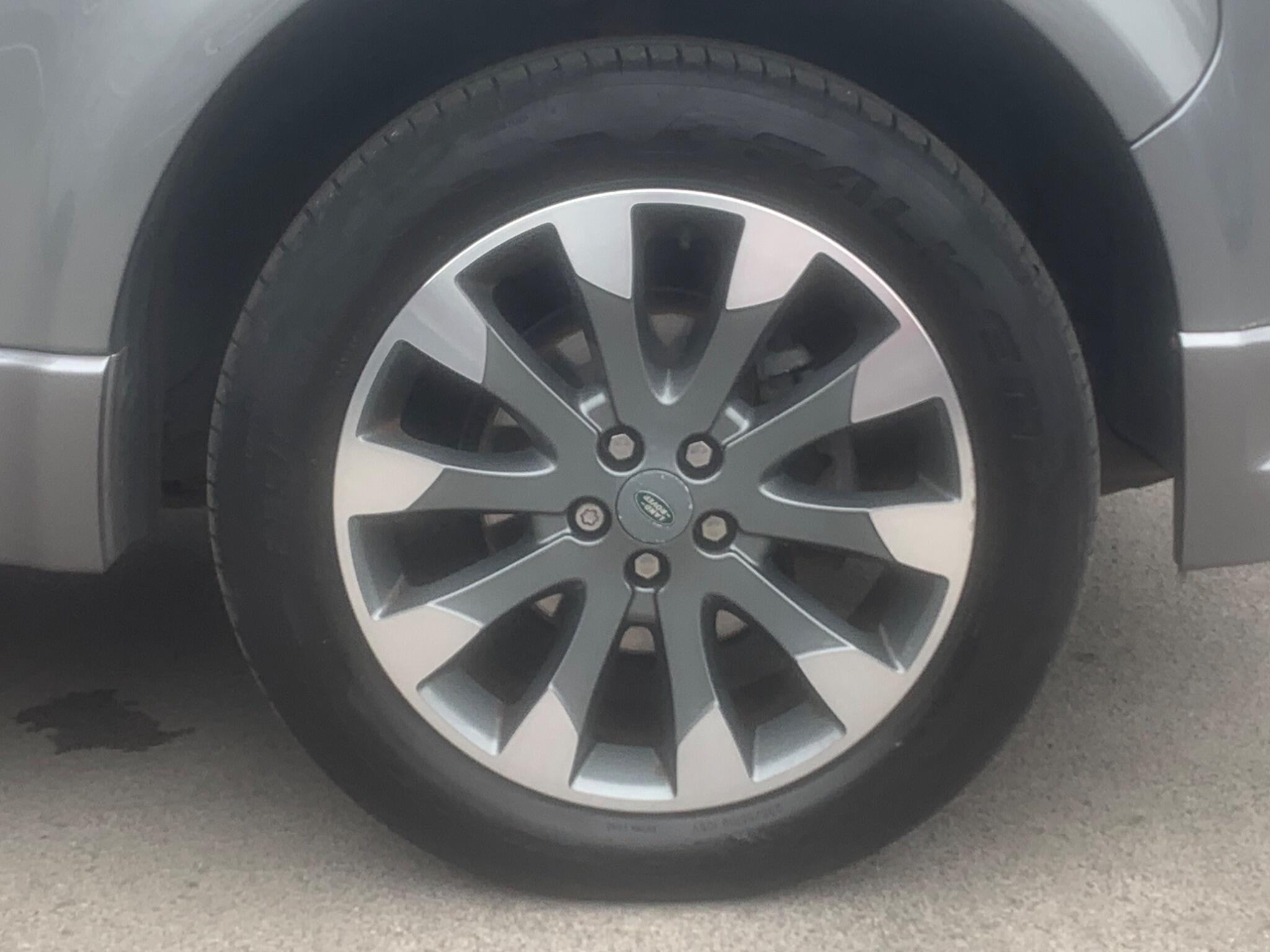 Land Rover Freelander 2 view 13