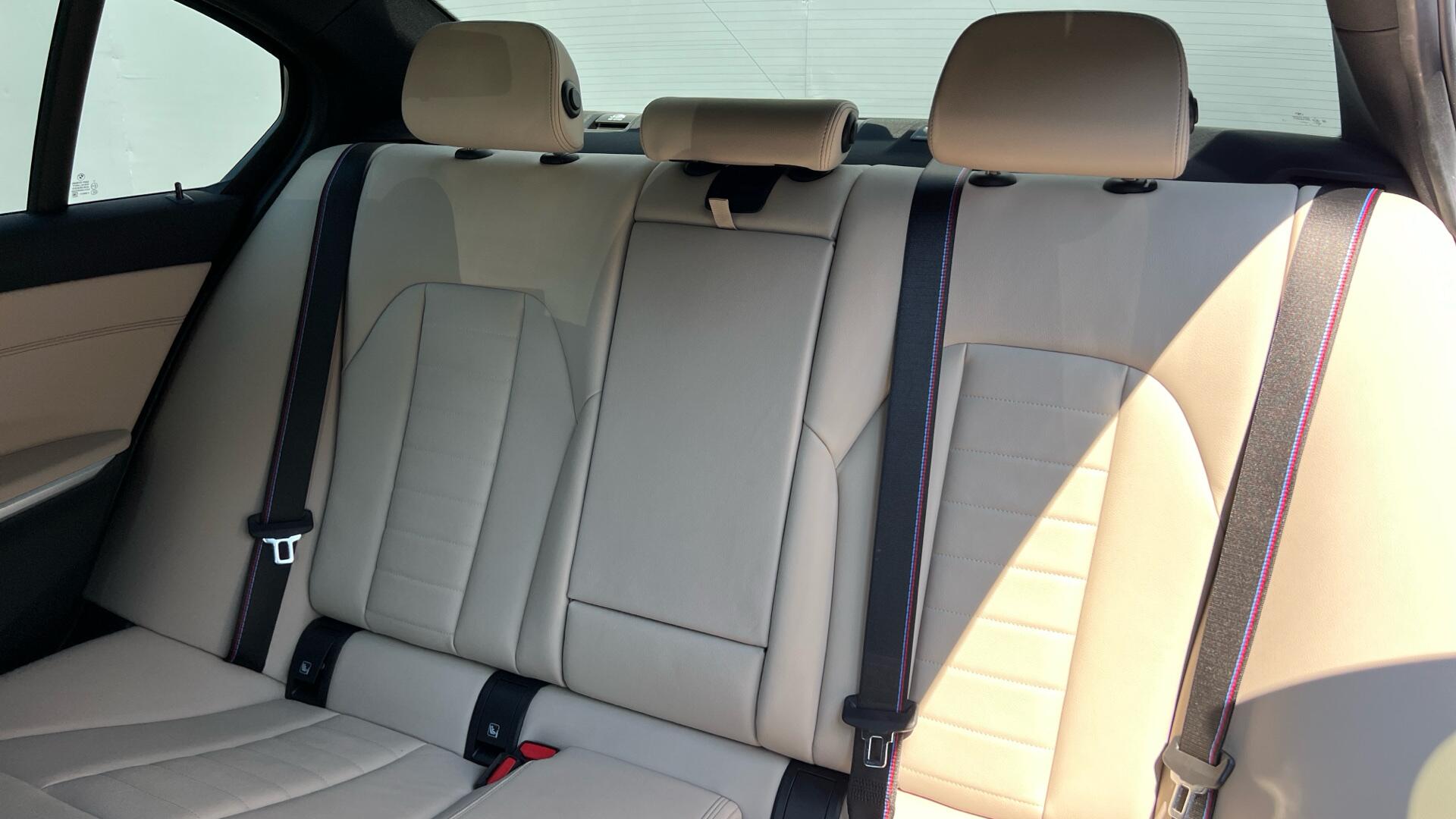 BMW 3 Series view 12