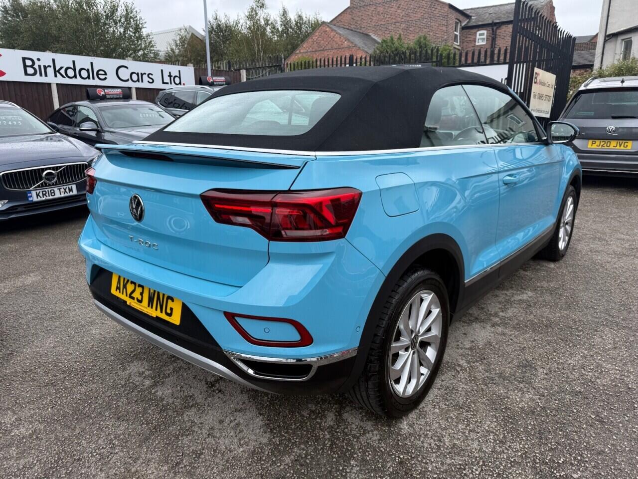 Volkswagen T-Roc view 17