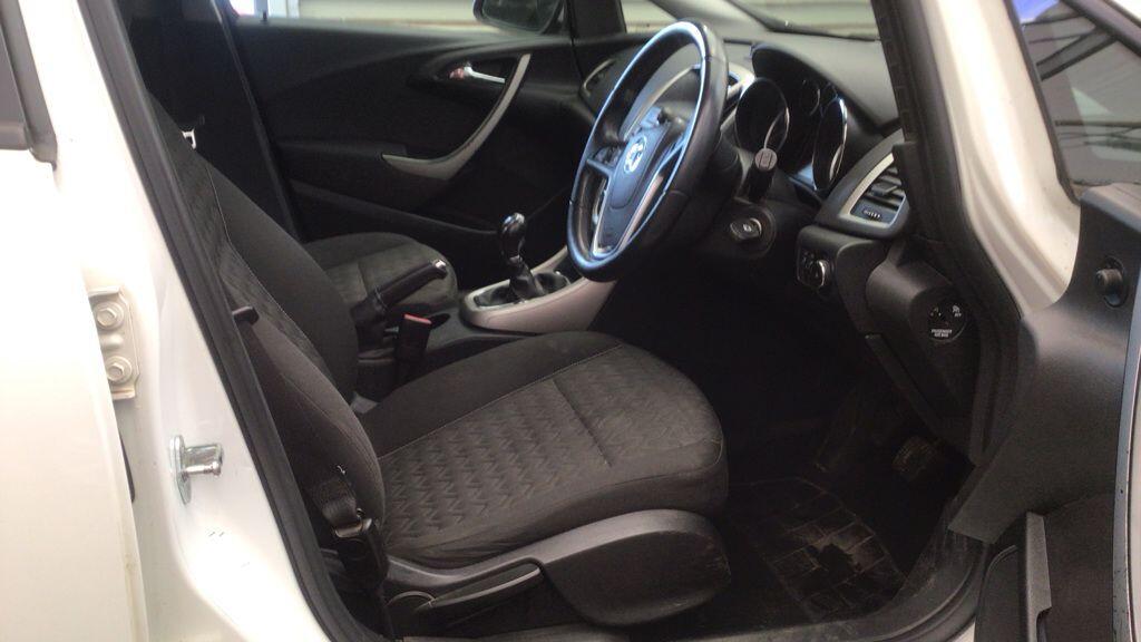 Vauxhall Astra view 9