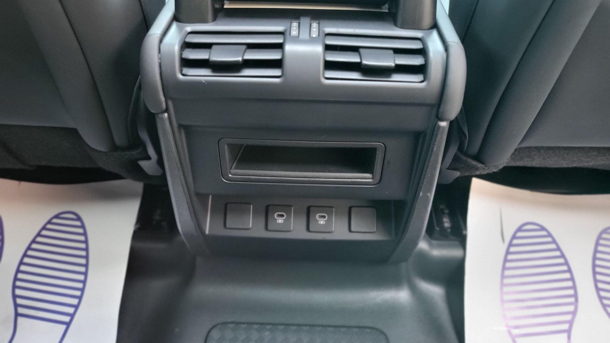 Land Rover Defender view 15