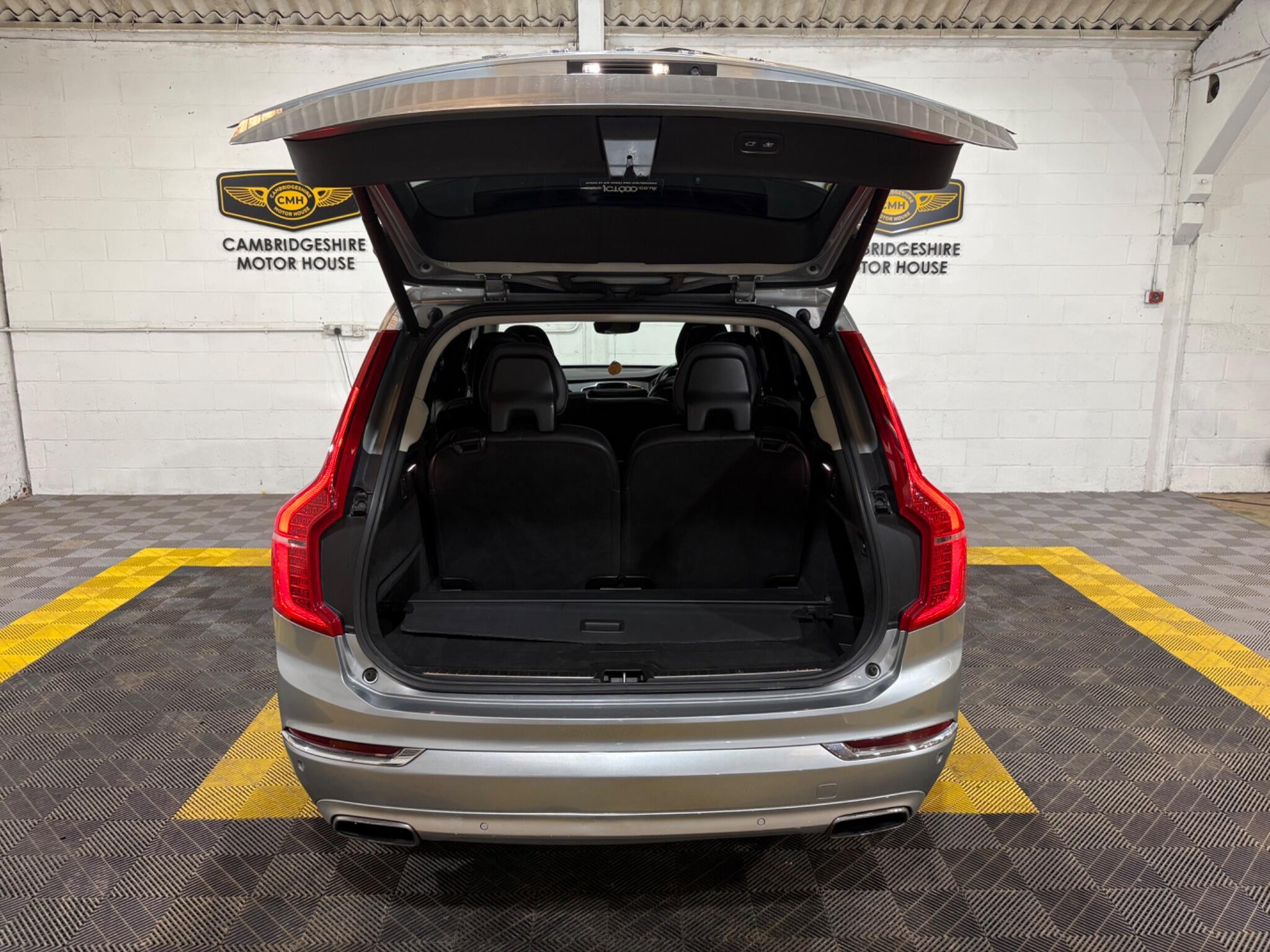Volvo XC90 view 61