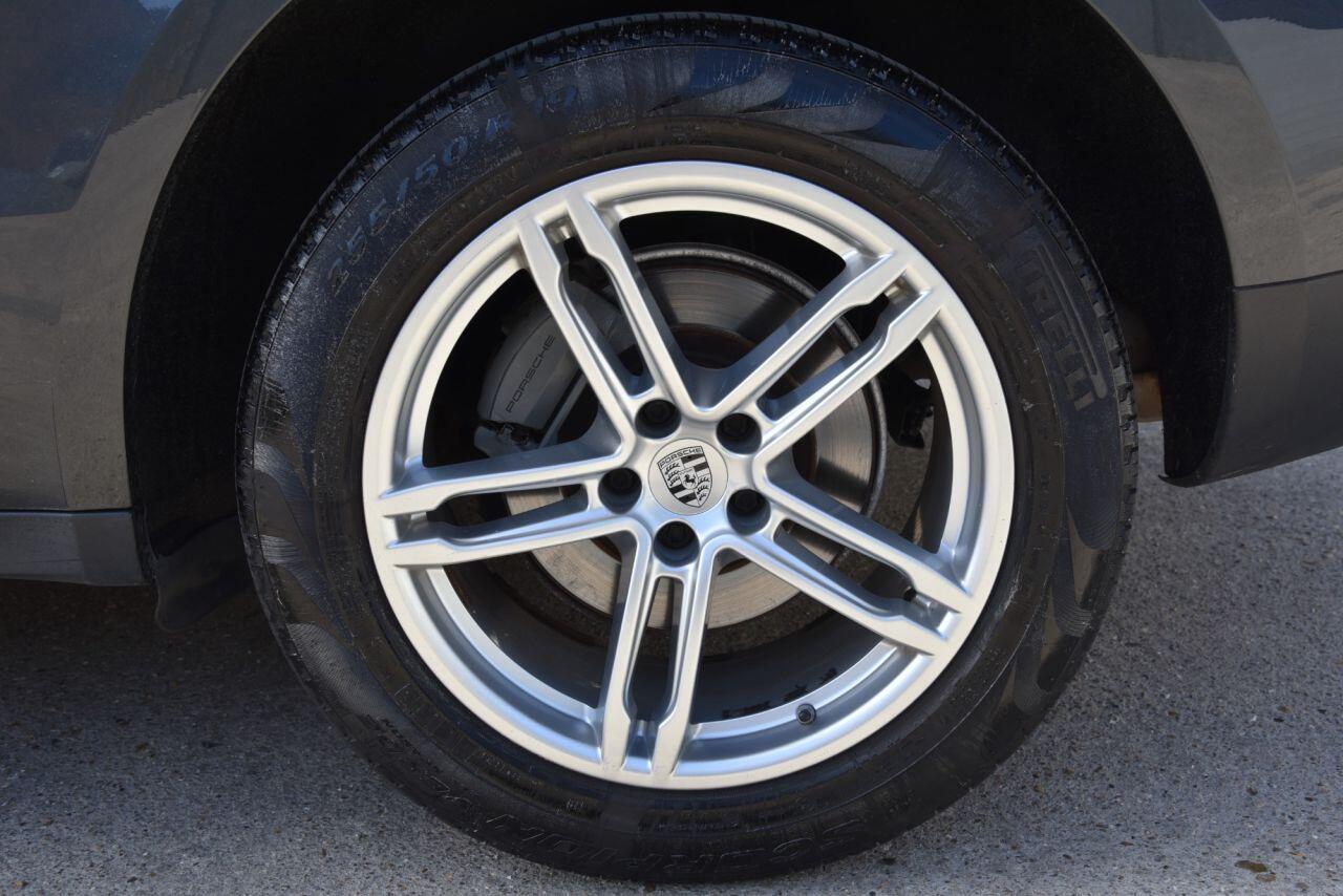 Porsche Macan view 60