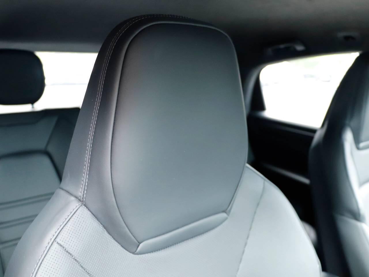 Porsche Cayenne view 25