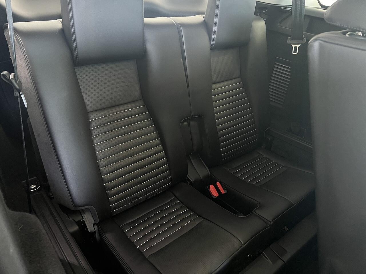 Land Rover Discovery Sport view 14