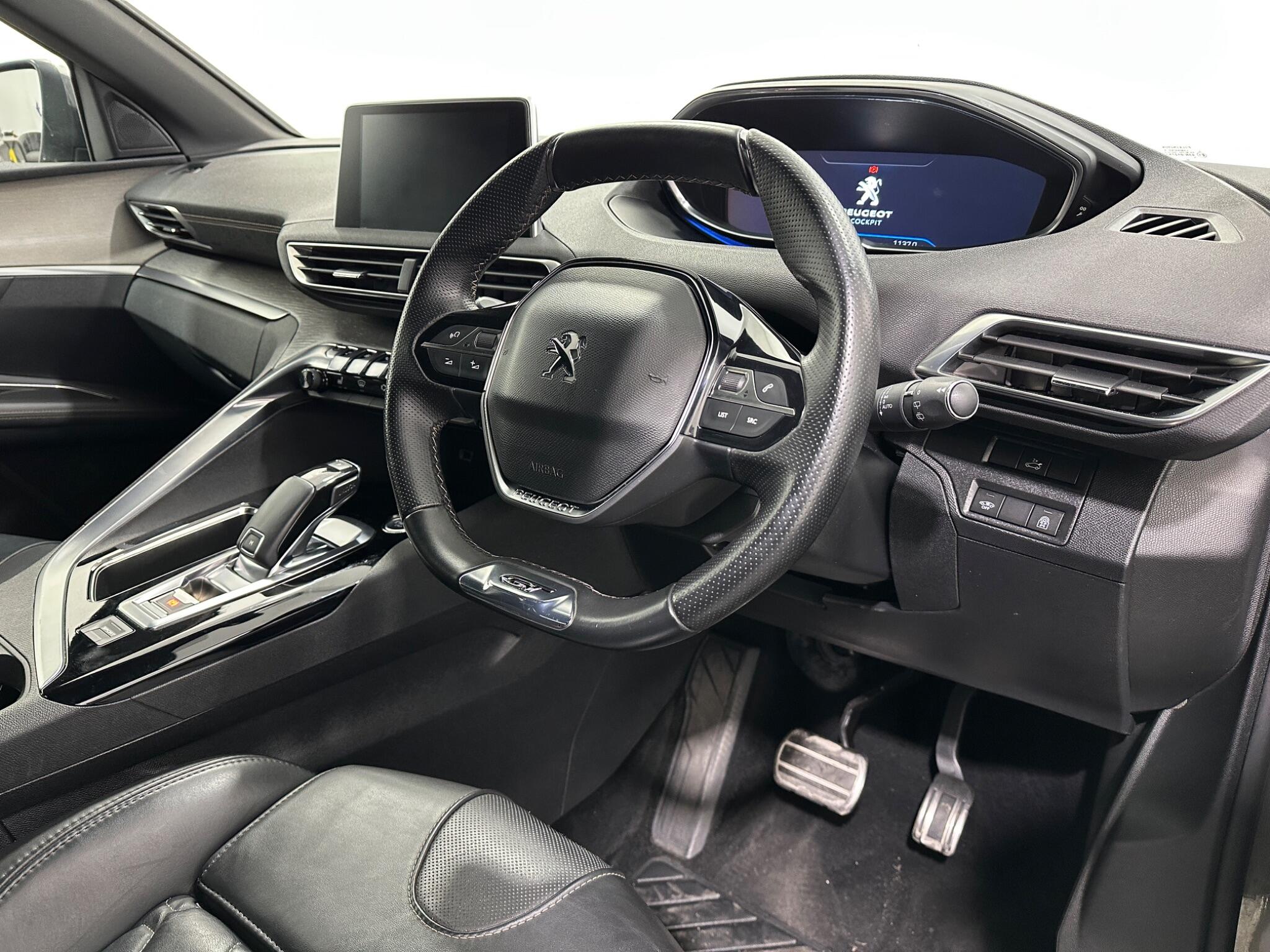 Peugeot 3008 view 11