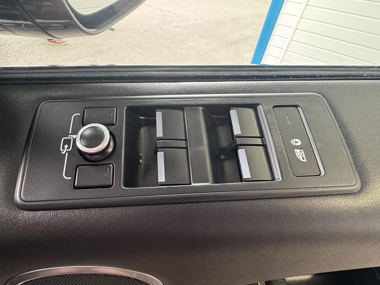 Land Rover Range Rover Sport view 29