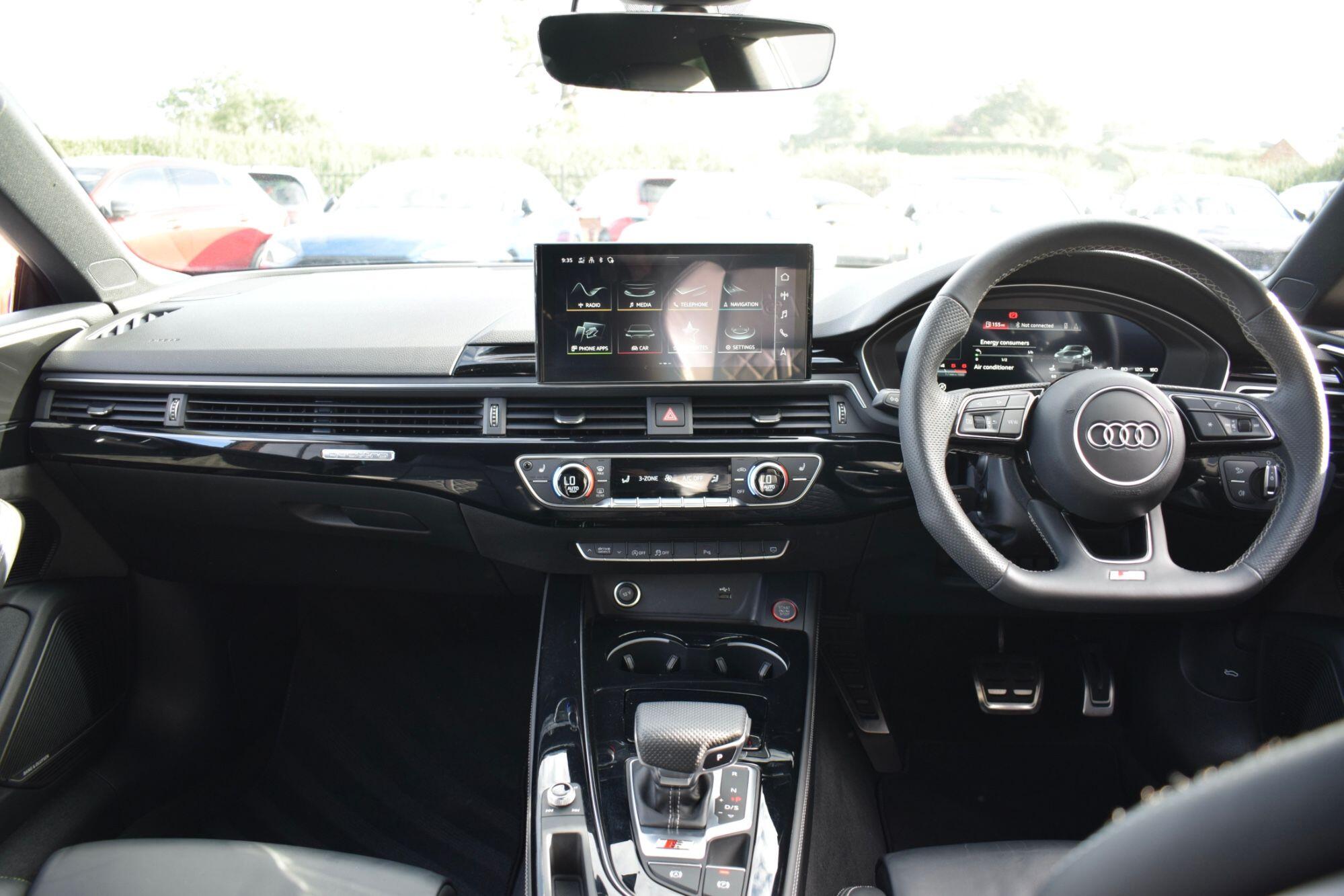 Audi S5 view 21
