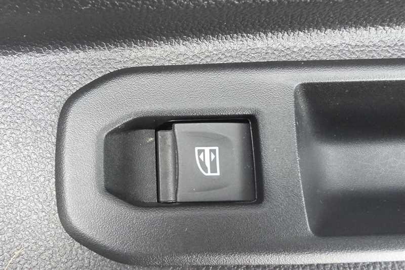Dacia Duster view 28