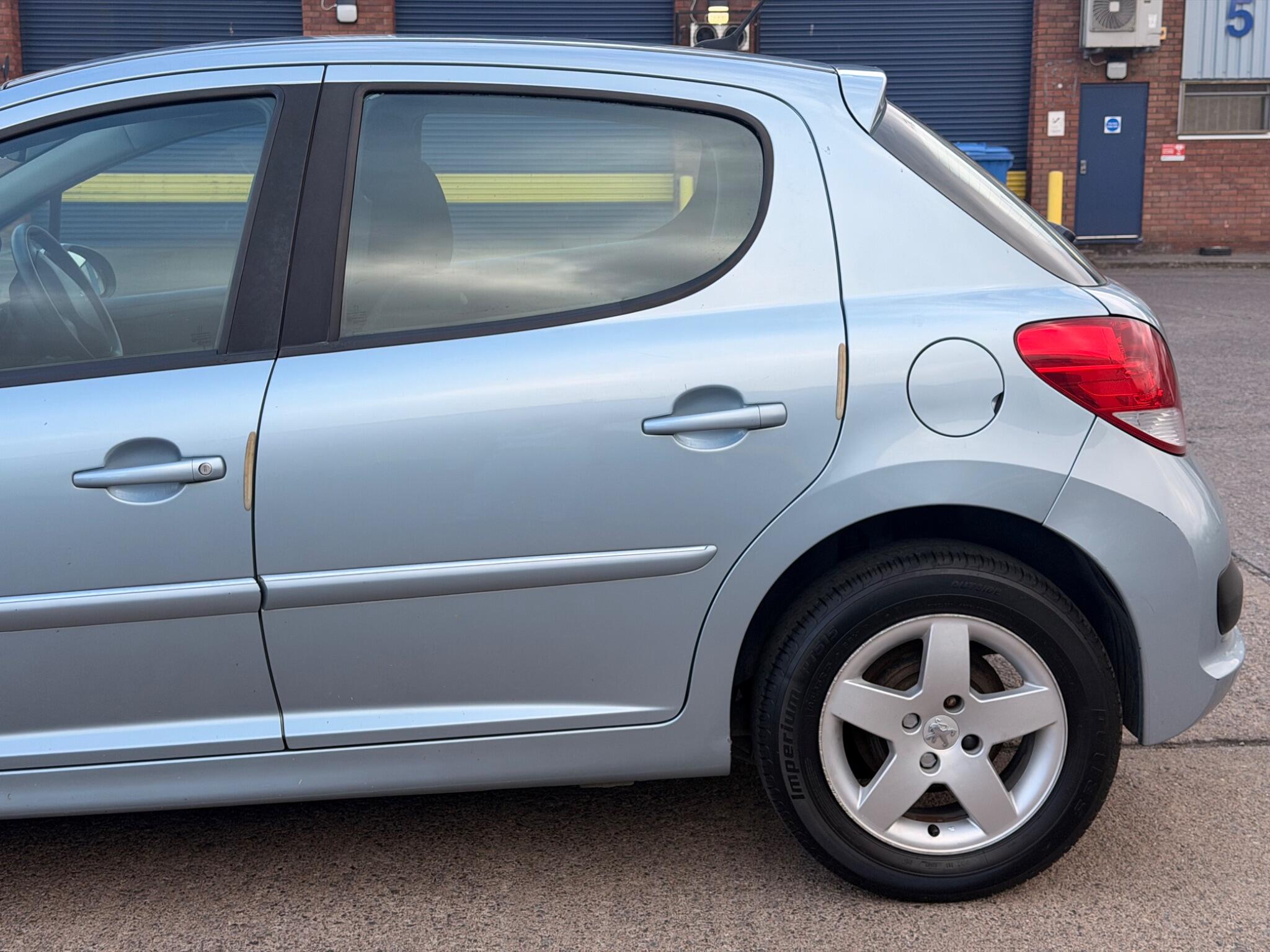 Peugeot 207 view 21