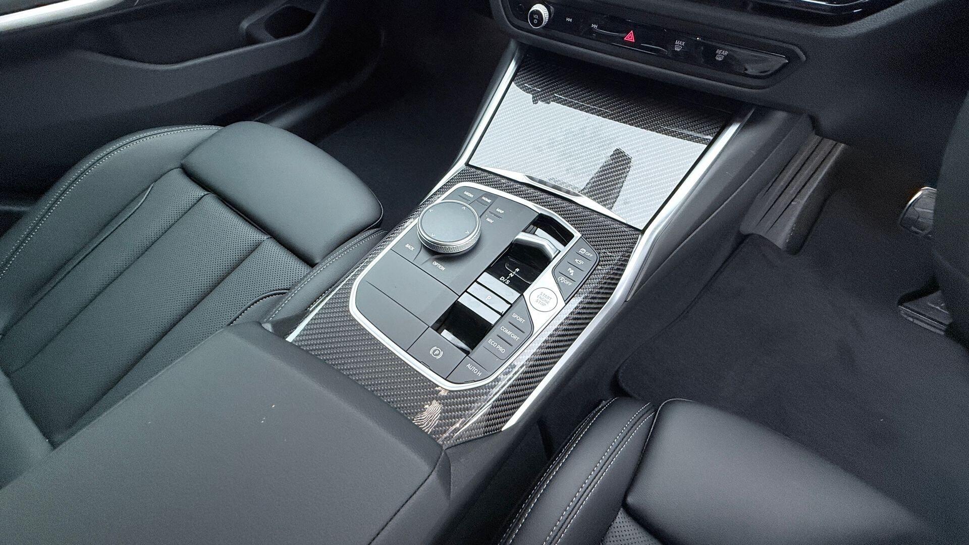 BMW 3 Series view 10