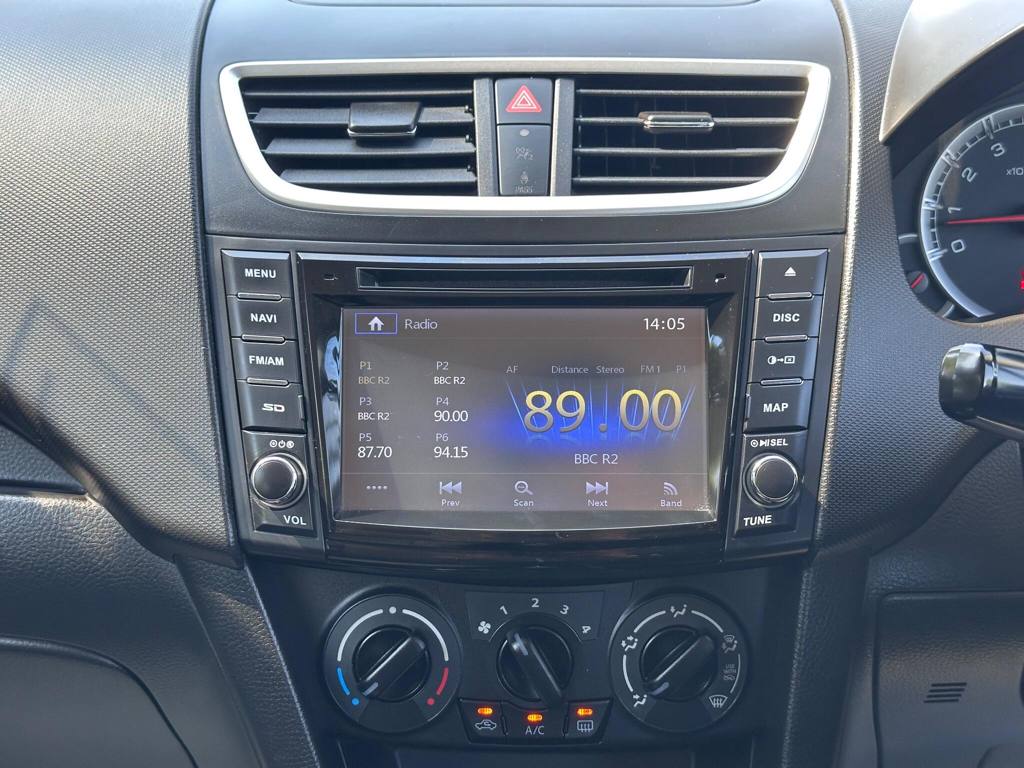 Suzuki Swift view 40