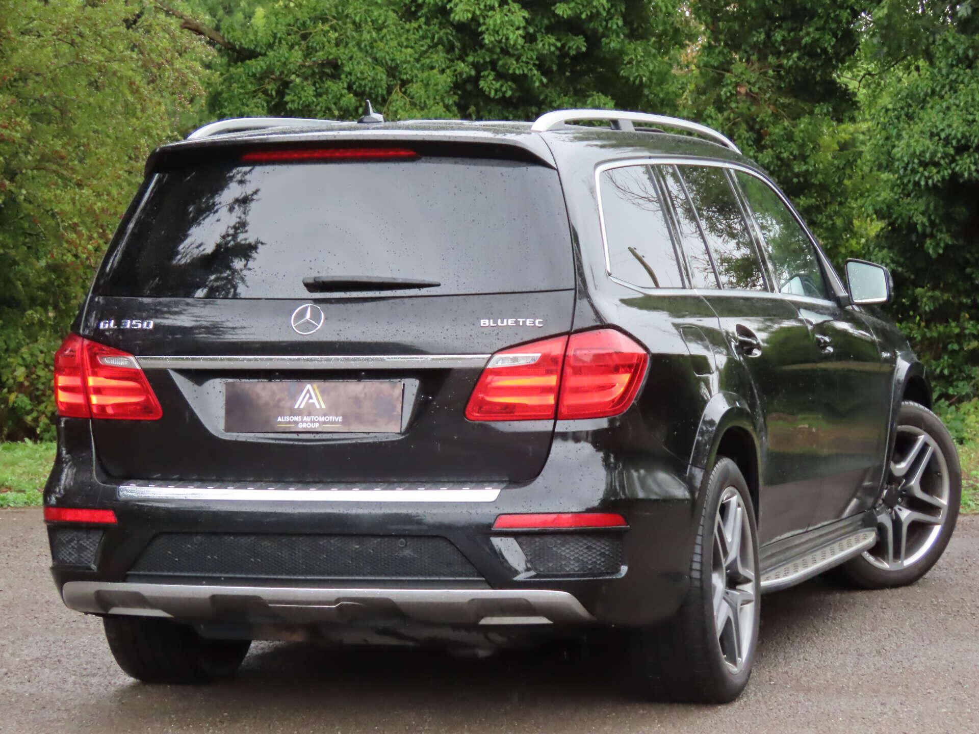 Mercedes-Benz GL view 4