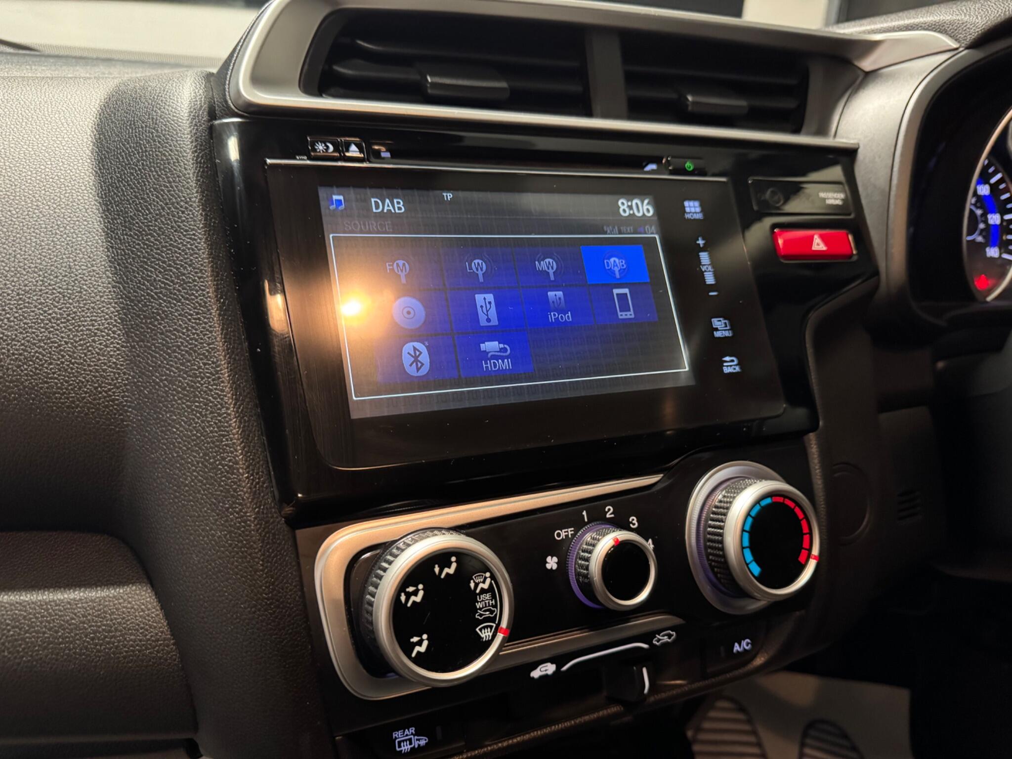 2017 Honda Jazz 1.3 i-VTEC SE CVT Euro 6 (s/s) 5dr • 52,600 miles image 33