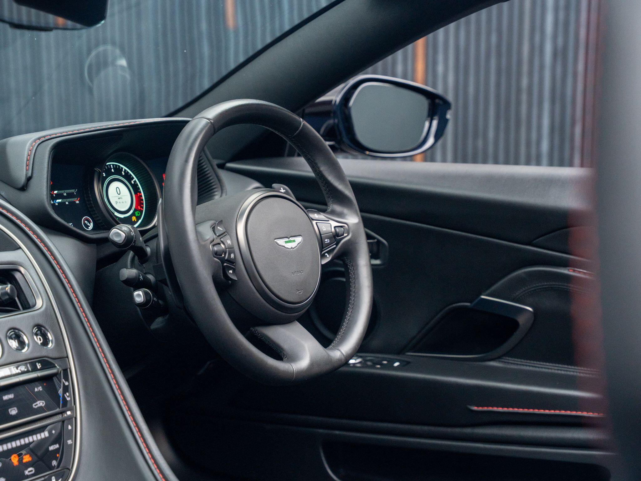 Aston Martin DB11 view 36