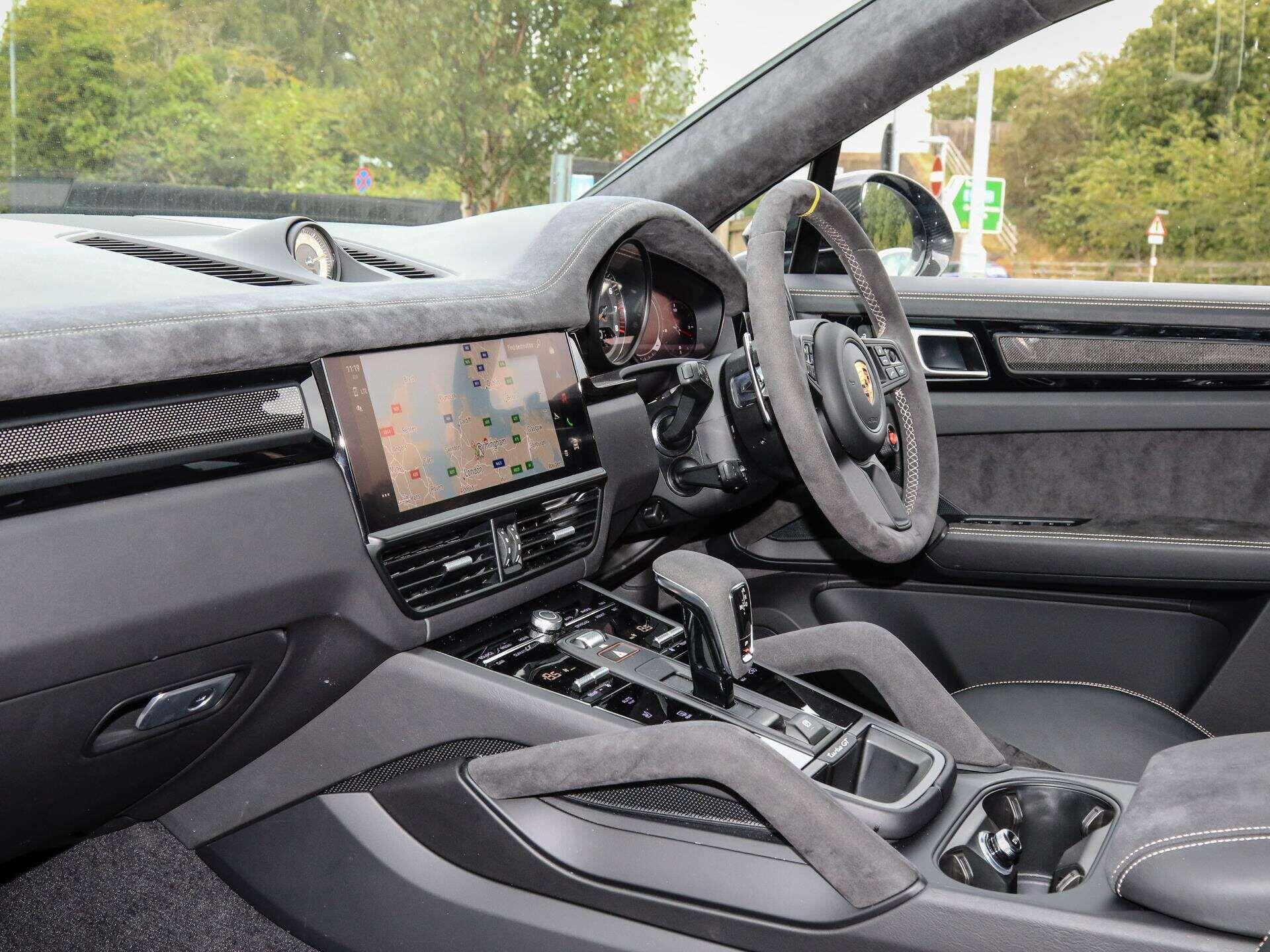 Porsche Cayenne view 5