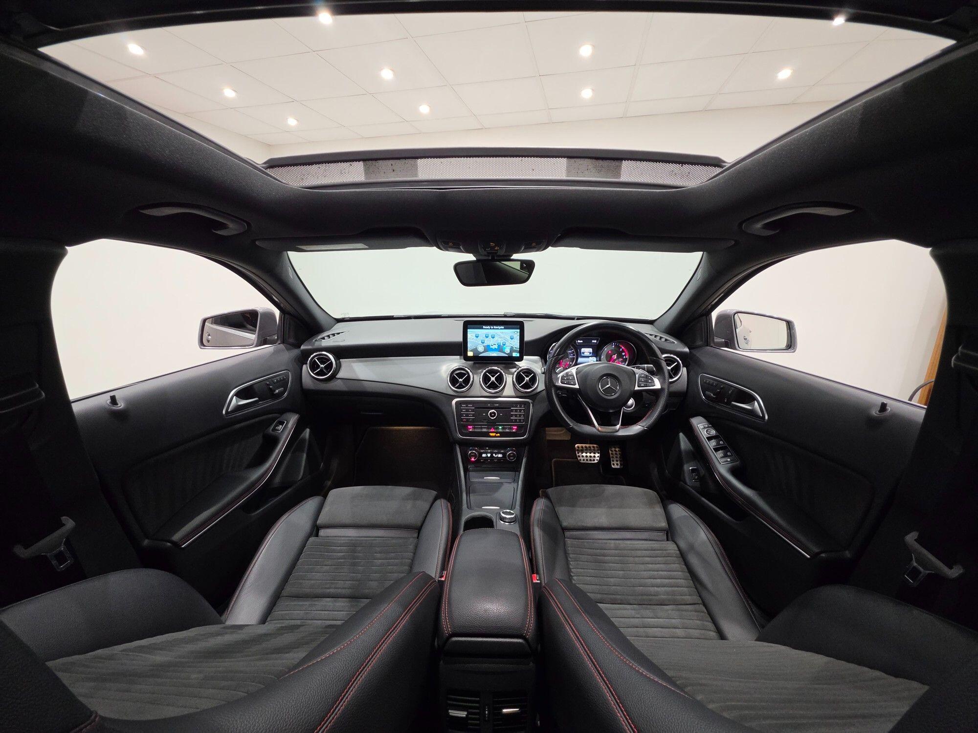 Mercedes-Benz GLA view 25
