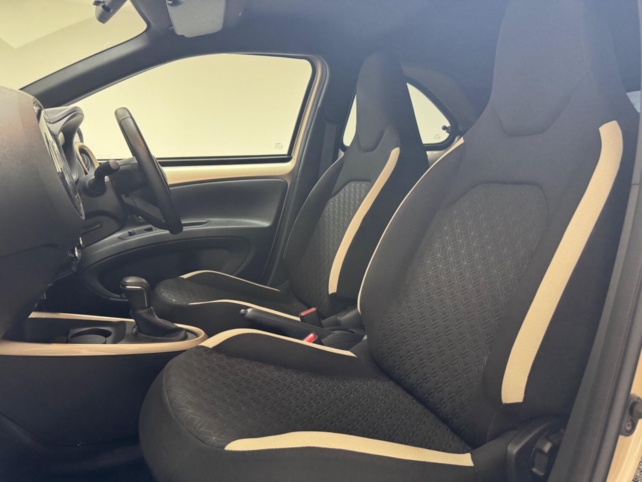 Toyota Aygo X view 18