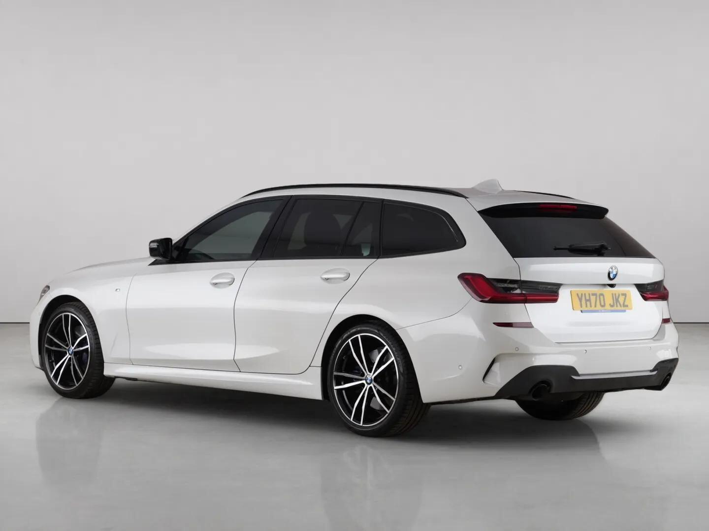 BMW 3 Series view 8