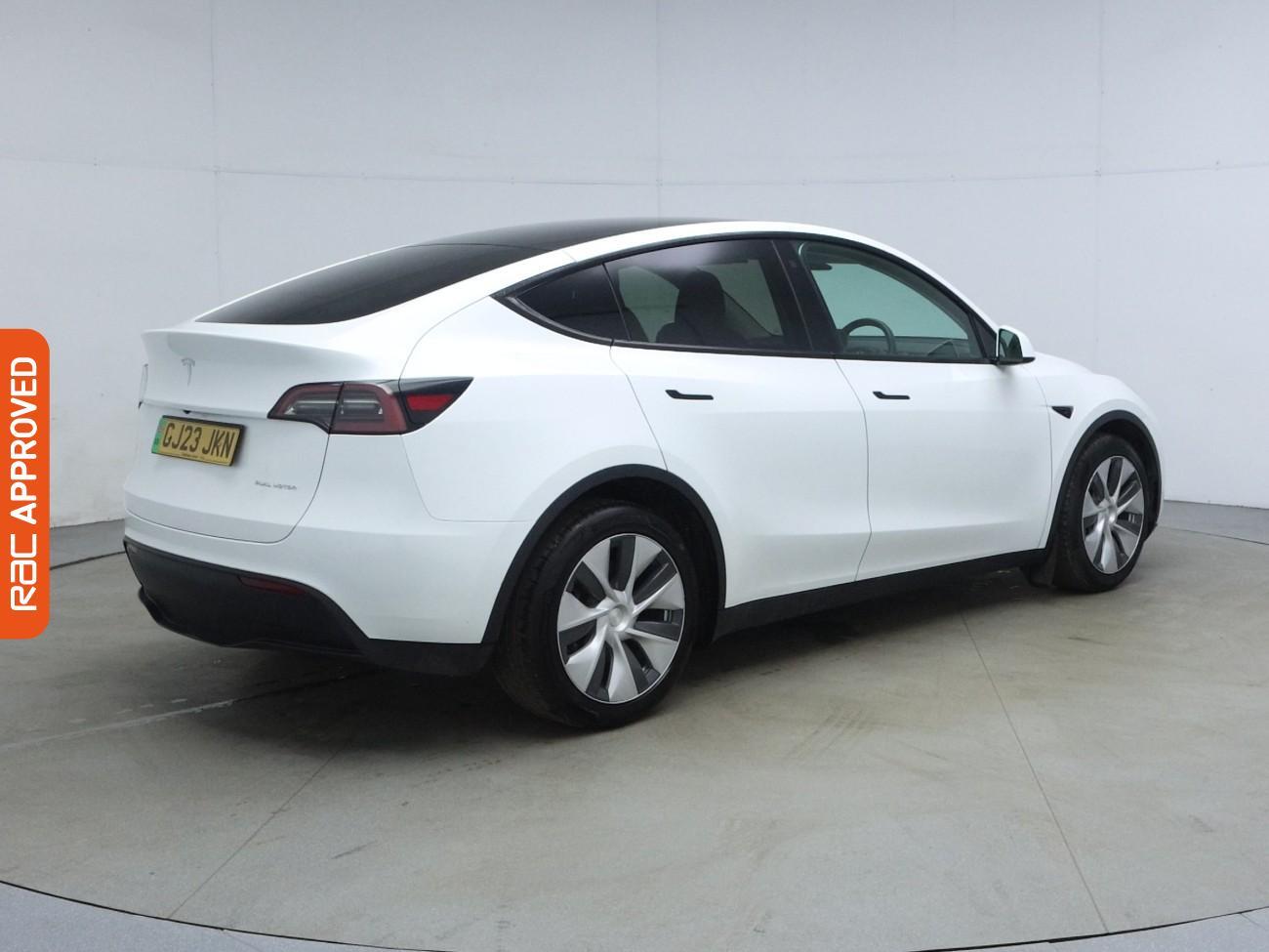 Tesla Model Y view 31