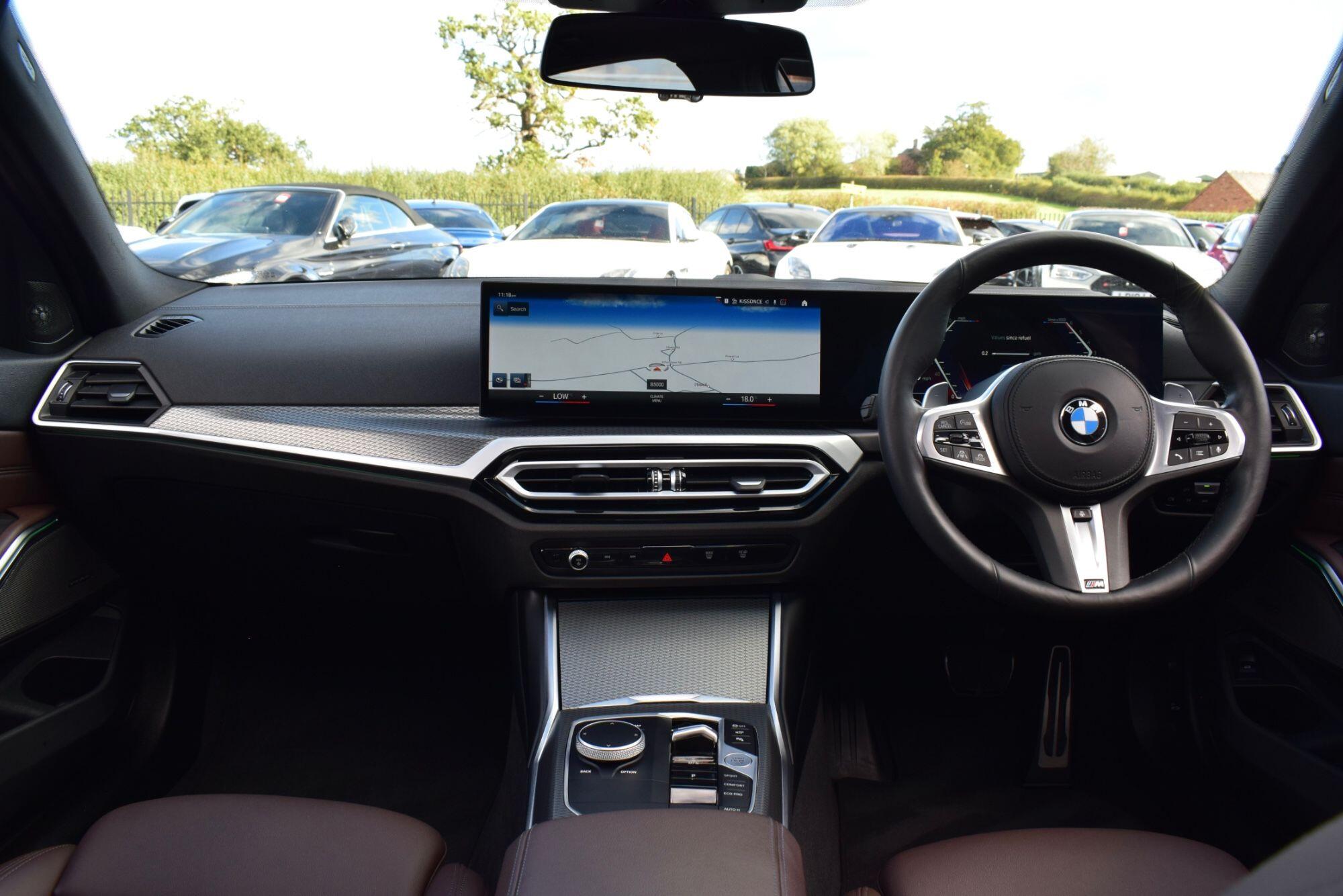 BMW 3 Series view 26